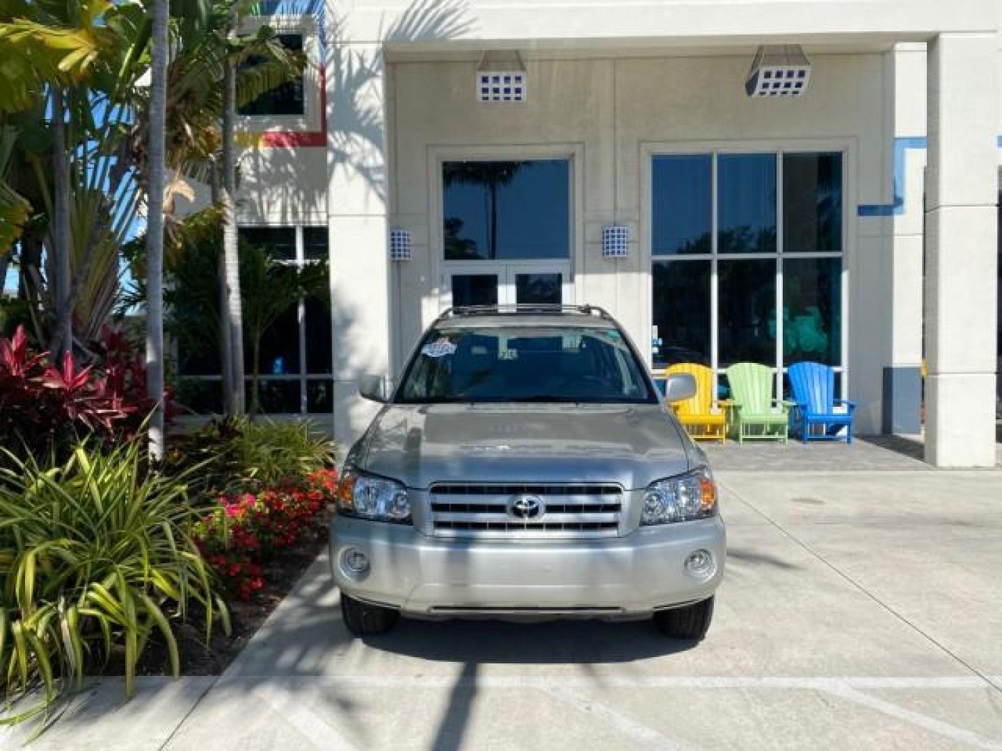 2007 Millenium Silver Metallic /Ash Toyota Highlander Limited 4WD LOW MILES 47,399 1 OWNER (JTEEP21A570) with an 3.3L DOHC SFI 24-Valve VVT-i V6 Engine engine, Automatic transmission, located at 4701 North Dixie Hwy, Pompano Beach, FL, 33064, (954) 422-2889, 26.240938, -80.123474 - OUR WEBPAGE FLORIDACARS1.COM HAS OVER 100 PHOTOS AND FREE CARFAX LINK 2007 Toyota Highlander Limited V6 4WD 4 Door Wagon/Sport Utility 3.3L V6 F DOHC 24V Gasoline 24 MPG All Wheel Drive Features 4WD/AWD ABS Brakes Air Conditioning Alloy Wheels AM/FM Stereo Automatic Transmission Cassette Player CD A - Photo#26