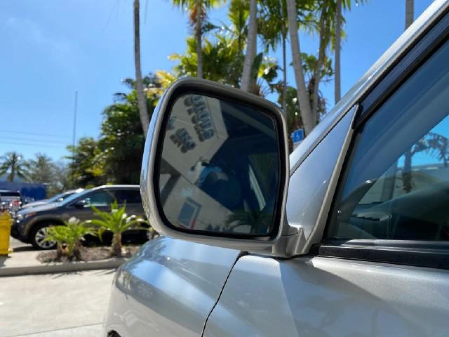 2007 Millenium Silver Metallic /Ash Toyota Highlander Limited 4WD LOW MILES 47,399 1 OWNER (JTEEP21A570) with an 3.3L DOHC SFI 24-Valve VVT-i V6 Engine engine, Automatic transmission, located at 4701 North Dixie Hwy, Pompano Beach, FL, 33064, (954) 422-2889, 26.240938, -80.123474 - OUR WEBPAGE FLORIDACARS1.COM HAS OVER 100 PHOTOS AND FREE CARFAX LINK 2007 Toyota Highlander Limited V6 4WD 4 Door Wagon/Sport Utility 3.3L V6 F DOHC 24V Gasoline 24 MPG All Wheel Drive Features 4WD/AWD ABS Brakes Air Conditioning Alloy Wheels AM/FM Stereo Automatic Transmission Cassette Player CD A - Photo#39