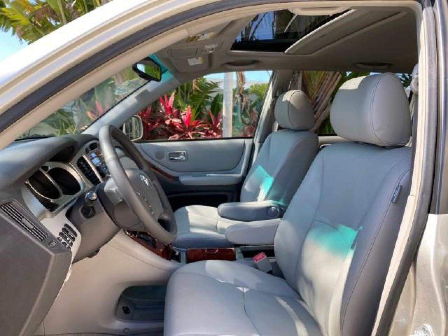 2007 Millenium Silver Metallic /Ash Toyota Highlander Limited 4WD LOW MILES 47,399 1 OWNER (JTEEP21A570) with an 3.3L DOHC SFI 24-Valve VVT-i V6 Engine engine, Automatic transmission, located at 4701 North Dixie Hwy, Pompano Beach, FL, 33064, (954) 422-2889, 26.240938, -80.123474 - OUR WEBPAGE FLORIDACARS1.COM HAS OVER 100 PHOTOS AND FREE CARFAX LINK 2007 Toyota Highlander Limited V6 4WD 4 Door Wagon/Sport Utility 3.3L V6 F DOHC 24V Gasoline 24 MPG All Wheel Drive Features 4WD/AWD ABS Brakes Air Conditioning Alloy Wheels AM/FM Stereo Automatic Transmission Cassette Player CD A - Photo#43