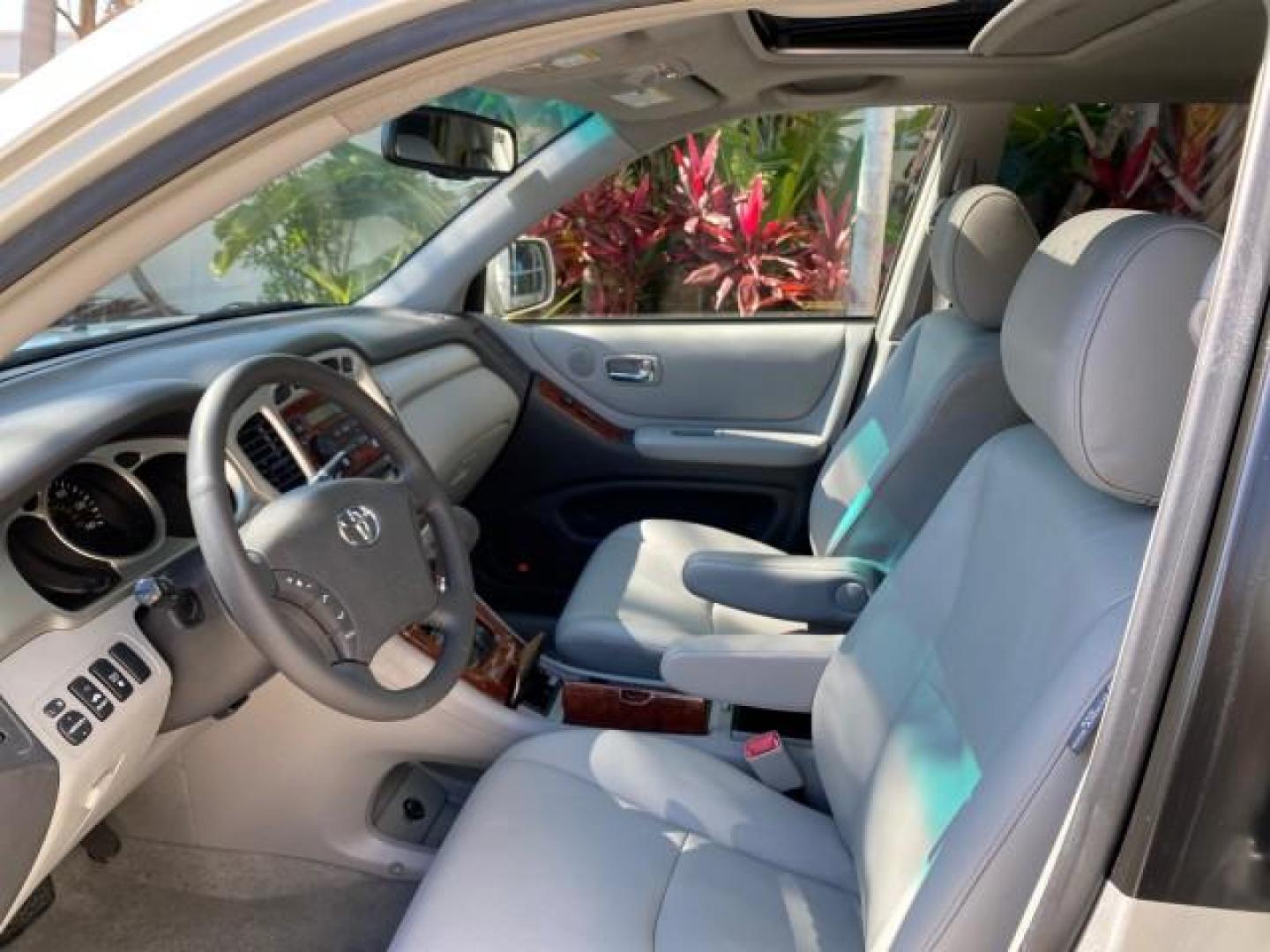 2007 Millenium Silver Metallic /Ash Toyota Highlander Limited 4WD LOW MILES 47,399 1 OWNER (JTEEP21A570) with an 3.3L DOHC SFI 24-Valve VVT-i V6 Engine engine, Automatic transmission, located at 4701 North Dixie Hwy, Pompano Beach, FL, 33064, (954) 422-2889, 26.240938, -80.123474 - OUR WEBPAGE FLORIDACARS1.COM HAS OVER 100 PHOTOS AND FREE CARFAX LINK 2007 Toyota Highlander Limited V6 4WD 4 Door Wagon/Sport Utility 3.3L V6 F DOHC 24V Gasoline 24 MPG All Wheel Drive Features 4WD/AWD ABS Brakes Air Conditioning Alloy Wheels AM/FM Stereo Automatic Transmission Cassette Player CD A - Photo#44