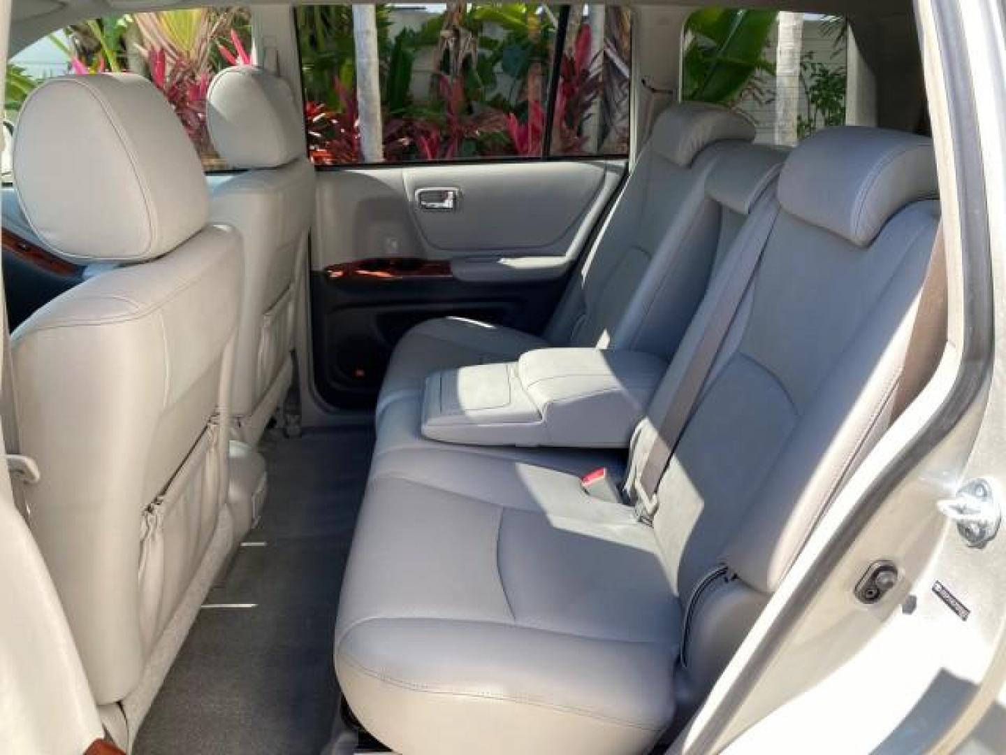 2007 Millenium Silver Metallic /Ash Toyota Highlander Limited 4WD LOW MILES 47,399 1 OWNER (JTEEP21A570) with an 3.3L DOHC SFI 24-Valve VVT-i V6 Engine engine, Automatic transmission, located at 4701 North Dixie Hwy, Pompano Beach, FL, 33064, (954) 422-2889, 26.240938, -80.123474 - OUR WEBPAGE FLORIDACARS1.COM HAS OVER 100 PHOTOS AND FREE CARFAX LINK 2007 Toyota Highlander Limited V6 4WD 4 Door Wagon/Sport Utility 3.3L V6 F DOHC 24V Gasoline 24 MPG All Wheel Drive Features 4WD/AWD ABS Brakes Air Conditioning Alloy Wheels AM/FM Stereo Automatic Transmission Cassette Player CD A - Photo#80
