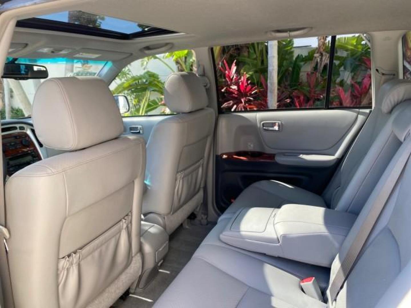 2007 Millenium Silver Metallic /Ash Toyota Highlander Limited 4WD LOW MILES 47,399 1 OWNER (JTEEP21A570) with an 3.3L DOHC SFI 24-Valve VVT-i V6 Engine engine, Automatic transmission, located at 4701 North Dixie Hwy, Pompano Beach, FL, 33064, (954) 422-2889, 26.240938, -80.123474 - OUR WEBPAGE FLORIDACARS1.COM HAS OVER 100 PHOTOS AND FREE CARFAX LINK 2007 Toyota Highlander Limited V6 4WD 4 Door Wagon/Sport Utility 3.3L V6 F DOHC 24V Gasoline 24 MPG All Wheel Drive Features 4WD/AWD ABS Brakes Air Conditioning Alloy Wheels AM/FM Stereo Automatic Transmission Cassette Player CD A - Photo#82
