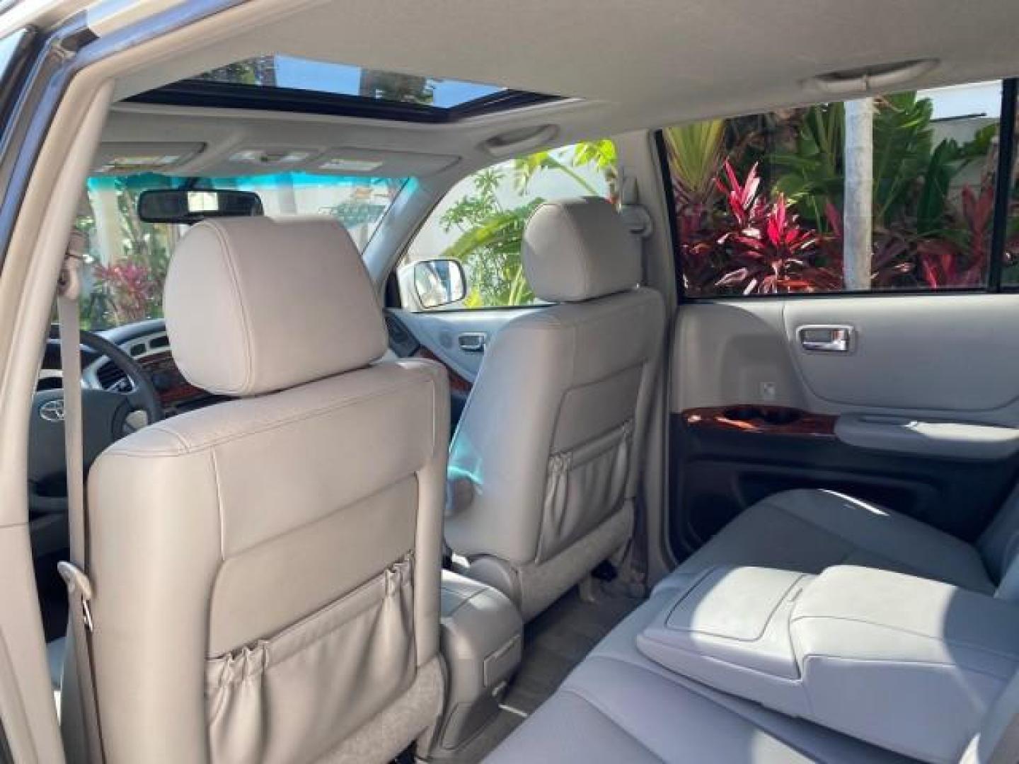 2007 Millenium Silver Metallic /Ash Toyota Highlander Limited 4WD LOW MILES 47,399 1 OWNER (JTEEP21A570) with an 3.3L DOHC SFI 24-Valve VVT-i V6 Engine engine, Automatic transmission, located at 4701 North Dixie Hwy, Pompano Beach, FL, 33064, (954) 422-2889, 26.240938, -80.123474 - OUR WEBPAGE FLORIDACARS1.COM HAS OVER 100 PHOTOS AND FREE CARFAX LINK 2007 Toyota Highlander Limited V6 4WD 4 Door Wagon/Sport Utility 3.3L V6 F DOHC 24V Gasoline 24 MPG All Wheel Drive Features 4WD/AWD ABS Brakes Air Conditioning Alloy Wheels AM/FM Stereo Automatic Transmission Cassette Player CD A - Photo#83