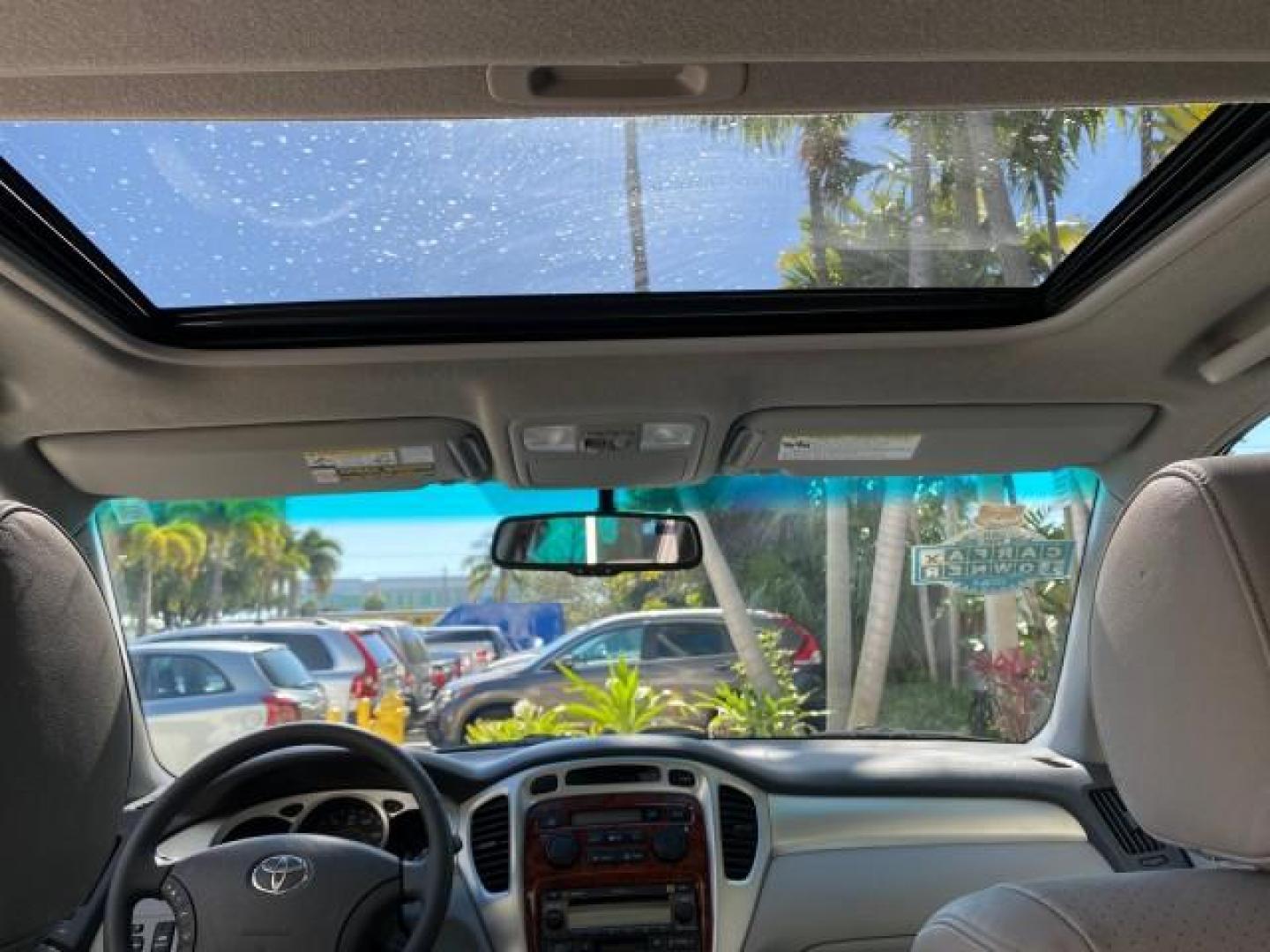2007 Millenium Silver Metallic /Ash Toyota Highlander Limited 4WD LOW MILES 47,399 1 OWNER (JTEEP21A570) with an 3.3L DOHC SFI 24-Valve VVT-i V6 Engine engine, Automatic transmission, located at 4701 North Dixie Hwy, Pompano Beach, FL, 33064, (954) 422-2889, 26.240938, -80.123474 - OUR WEBPAGE FLORIDACARS1.COM HAS OVER 100 PHOTOS AND FREE CARFAX LINK 2007 Toyota Highlander Limited V6 4WD 4 Door Wagon/Sport Utility 3.3L V6 F DOHC 24V Gasoline 24 MPG All Wheel Drive Features 4WD/AWD ABS Brakes Air Conditioning Alloy Wheels AM/FM Stereo Automatic Transmission Cassette Player CD A - Photo#87