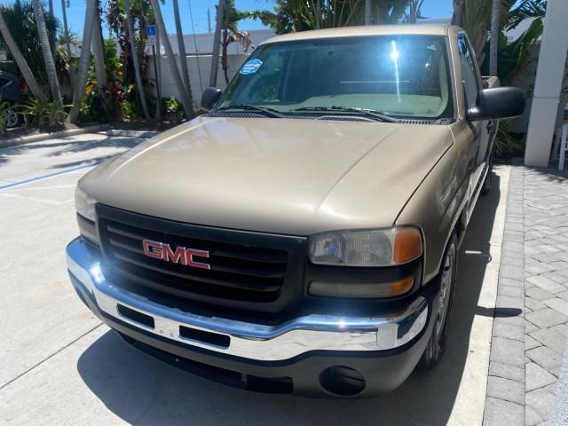 2005 Sand Beige Metallic /Neutral GMC Sierra 1500 LOW MILES 83837 AC NO ACCIDENTS (1GTEC14X15Z) with an 4.3L Vortec 4300 V6 MFI Engine engine, Automatic transmission, located at 4701 North Dixie Hwy, Pompano Beach, FL, 33064, (954) 422-2889, 26.240938, -80.123474 - OUR WEBPAGE FLORIDACARS1.COM HAS OVER 100 PHOTOS AND FREE CARFAX LINK 2005 GMC Sierra 1500 Pickup 4.3L V6 F Gasoline 22 MPG Rear Wheel Drive Features ABS Brakes Air Conditioning AM/FM Stereo Automatic Transmission CD Audio Cloth Seats Cruise Control Long Bed 2005 GMC Sierra Regular Cab Work Truck wi - Photo#3