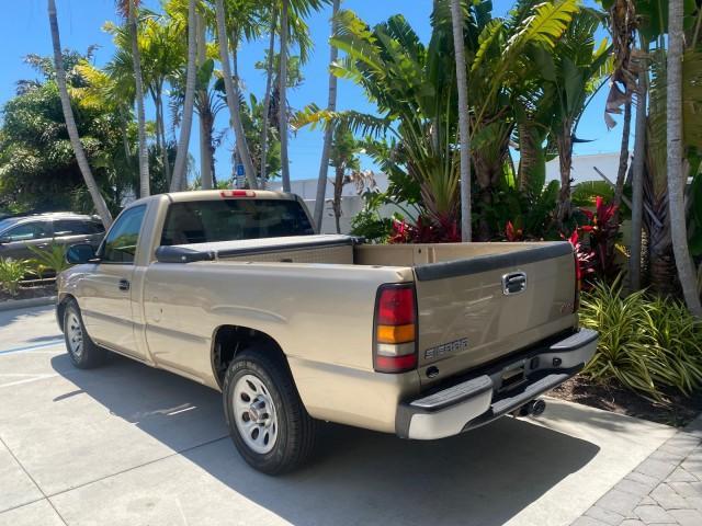 2005 Sand Beige Metallic /Neutral GMC Sierra 1500 LOW MILES 83837 AC NO ACCIDENTS (1GTEC14X15Z) with an 4.3L Vortec 4300 V6 MFI Engine engine, Automatic transmission, located at 4701 North Dixie Hwy, Pompano Beach, FL, 33064, (954) 422-2889, 26.240938, -80.123474 - OUR WEBPAGE FLORIDACARS1.COM HAS OVER 100 PHOTOS AND FREE CARFAX LINK 2005 GMC Sierra 1500 Pickup 4.3L V6 F Gasoline 22 MPG Rear Wheel Drive Features ABS Brakes Air Conditioning AM/FM Stereo Automatic Transmission CD Audio Cloth Seats Cruise Control Long Bed 2005 GMC Sierra Regular Cab Work Truck wi - Photo#5