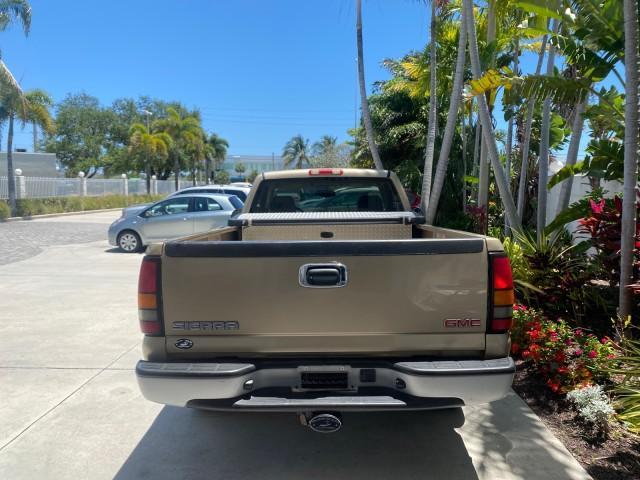 2005 Sand Beige Metallic /Neutral GMC Sierra 1500 LOW MILES 83837 AC NO ACCIDENTS (1GTEC14X15Z) with an 4.3L Vortec 4300 V6 MFI Engine engine, Automatic transmission, located at 4701 North Dixie Hwy, Pompano Beach, FL, 33064, (954) 422-2889, 26.240938, -80.123474 - OUR WEBPAGE FLORIDACARS1.COM HAS OVER 100 PHOTOS AND FREE CARFAX LINK 2005 GMC Sierra 1500 Pickup 4.3L V6 F Gasoline 22 MPG Rear Wheel Drive Features ABS Brakes Air Conditioning AM/FM Stereo Automatic Transmission CD Audio Cloth Seats Cruise Control Long Bed 2005 GMC Sierra Regular Cab Work Truck wi - Photo#6