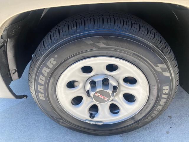 2005 Sand Beige Metallic /Neutral GMC Sierra 1500 LOW MILES 83837 AC NO ACCIDENTS (1GTEC14X15Z) with an 4.3L Vortec 4300 V6 MFI Engine engine, Automatic transmission, located at 4701 North Dixie Hwy, Pompano Beach, FL, 33064, (954) 422-2889, 26.240938, -80.123474 - OUR WEBPAGE FLORIDACARS1.COM HAS OVER 100 PHOTOS AND FREE CARFAX LINK 2005 GMC Sierra 1500 Pickup 4.3L V6 F Gasoline 22 MPG Rear Wheel Drive Features ABS Brakes Air Conditioning AM/FM Stereo Automatic Transmission CD Audio Cloth Seats Cruise Control Long Bed 2005 GMC Sierra Regular Cab Work Truck wi - Photo#19