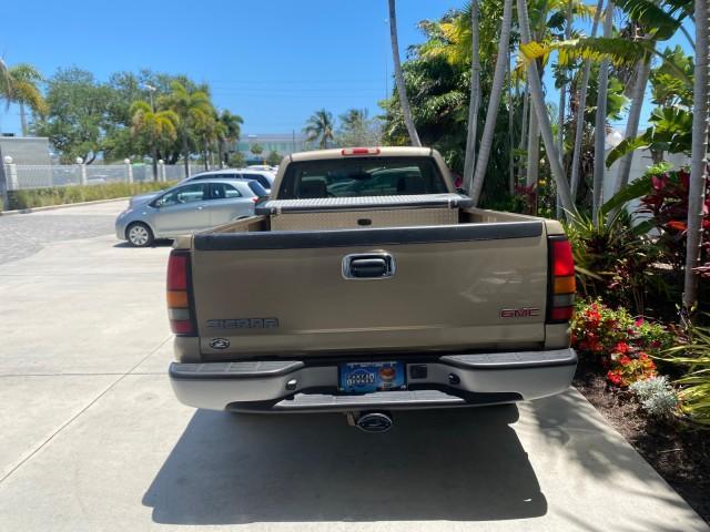 2005 Sand Beige Metallic /Neutral GMC Sierra 1500 LOW MILES 83837 AC NO ACCIDENTS (1GTEC14X15Z) with an 4.3L Vortec 4300 V6 MFI Engine engine, Automatic transmission, located at 4701 North Dixie Hwy, Pompano Beach, FL, 33064, (954) 422-2889, 26.240938, -80.123474 - OUR WEBPAGE FLORIDACARS1.COM HAS OVER 100 PHOTOS AND FREE CARFAX LINK 2005 GMC Sierra 1500 Pickup 4.3L V6 F Gasoline 22 MPG Rear Wheel Drive Features ABS Brakes Air Conditioning AM/FM Stereo Automatic Transmission CD Audio Cloth Seats Cruise Control Long Bed 2005 GMC Sierra Regular Cab Work Truck wi - Photo#34