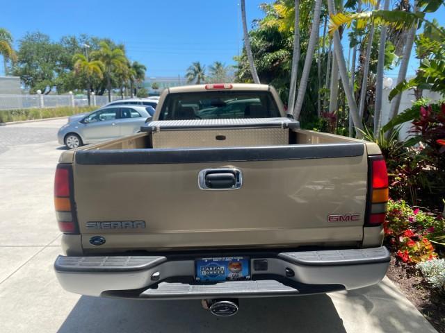 2005 Sand Beige Metallic /Neutral GMC Sierra 1500 LOW MILES 83837 AC NO ACCIDENTS (1GTEC14X15Z) with an 4.3L Vortec 4300 V6 MFI Engine engine, Automatic transmission, located at 4701 North Dixie Hwy, Pompano Beach, FL, 33064, (954) 422-2889, 26.240938, -80.123474 - OUR WEBPAGE FLORIDACARS1.COM HAS OVER 100 PHOTOS AND FREE CARFAX LINK 2005 GMC Sierra 1500 Pickup 4.3L V6 F Gasoline 22 MPG Rear Wheel Drive Features ABS Brakes Air Conditioning AM/FM Stereo Automatic Transmission CD Audio Cloth Seats Cruise Control Long Bed 2005 GMC Sierra Regular Cab Work Truck wi - Photo#35