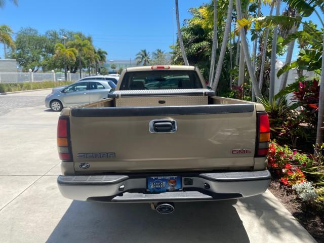 2005 Sand Beige Metallic /Neutral GMC Sierra 1500 LOW MILES 83837 AC NO ACCIDENTS (1GTEC14X15Z) with an 4.3L Vortec 4300 V6 MFI Engine engine, Automatic transmission, located at 4701 North Dixie Hwy, Pompano Beach, FL, 33064, (954) 422-2889, 26.240938, -80.123474 - OUR WEBPAGE FLORIDACARS1.COM HAS OVER 100 PHOTOS AND FREE CARFAX LINK 2005 GMC Sierra 1500 Pickup 4.3L V6 F Gasoline 22 MPG Rear Wheel Drive Features ABS Brakes Air Conditioning AM/FM Stereo Automatic Transmission CD Audio Cloth Seats Cruise Control Long Bed 2005 GMC Sierra Regular Cab Work Truck wi - Photo#37