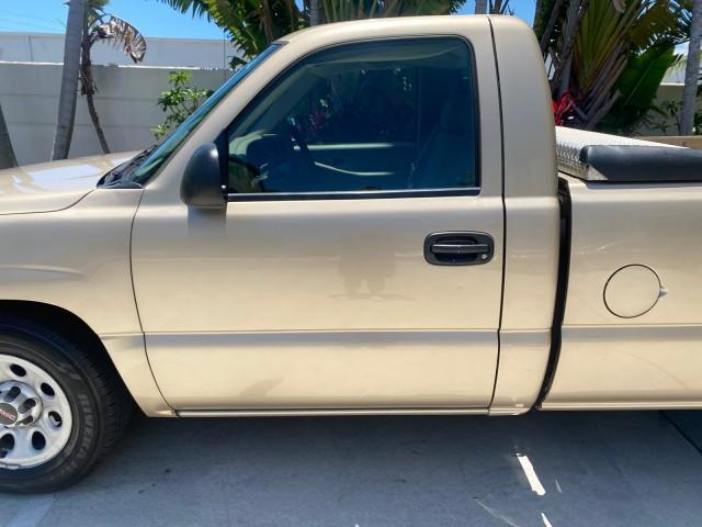 2005 Sand Beige Metallic /Neutral GMC Sierra 1500 LOW MILES 83837 AC NO ACCIDENTS (1GTEC14X15Z) with an 4.3L Vortec 4300 V6 MFI Engine engine, Automatic transmission, located at 4701 North Dixie Hwy, Pompano Beach, FL, 33064, (954) 422-2889, 26.240938, -80.123474 - OUR WEBPAGE FLORIDACARS1.COM HAS OVER 100 PHOTOS AND FREE CARFAX LINK 2005 GMC Sierra 1500 Pickup 4.3L V6 F Gasoline 22 MPG Rear Wheel Drive Features ABS Brakes Air Conditioning AM/FM Stereo Automatic Transmission CD Audio Cloth Seats Cruise Control Long Bed 2005 GMC Sierra Regular Cab Work Truck wi - Photo#40