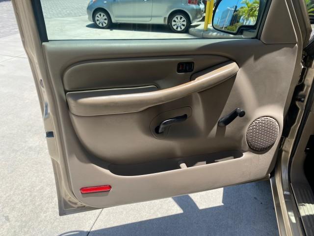 2005 Sand Beige Metallic /Neutral GMC Sierra 1500 LOW MILES 83837 AC NO ACCIDENTS (1GTEC14X15Z) with an 4.3L Vortec 4300 V6 MFI Engine engine, Automatic transmission, located at 4701 North Dixie Hwy, Pompano Beach, FL, 33064, (954) 422-2889, 26.240938, -80.123474 - OUR WEBPAGE FLORIDACARS1.COM HAS OVER 100 PHOTOS AND FREE CARFAX LINK 2005 GMC Sierra 1500 Pickup 4.3L V6 F Gasoline 22 MPG Rear Wheel Drive Features ABS Brakes Air Conditioning AM/FM Stereo Automatic Transmission CD Audio Cloth Seats Cruise Control Long Bed 2005 GMC Sierra Regular Cab Work Truck wi - Photo#44