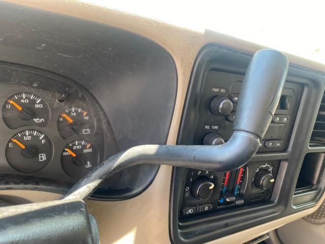 2005 Sand Beige Metallic /Neutral GMC Sierra 1500 LOW MILES 83837 AC NO ACCIDENTS (1GTEC14X15Z) with an 4.3L Vortec 4300 V6 MFI Engine engine, Automatic transmission, located at 4701 North Dixie Hwy, Pompano Beach, FL, 33064, (954) 422-2889, 26.240938, -80.123474 - OUR WEBPAGE FLORIDACARS1.COM HAS OVER 100 PHOTOS AND FREE CARFAX LINK 2005 GMC Sierra 1500 Pickup 4.3L V6 F Gasoline 22 MPG Rear Wheel Drive Features ABS Brakes Air Conditioning AM/FM Stereo Automatic Transmission CD Audio Cloth Seats Cruise Control Long Bed 2005 GMC Sierra Regular Cab Work Truck wi - Photo#51