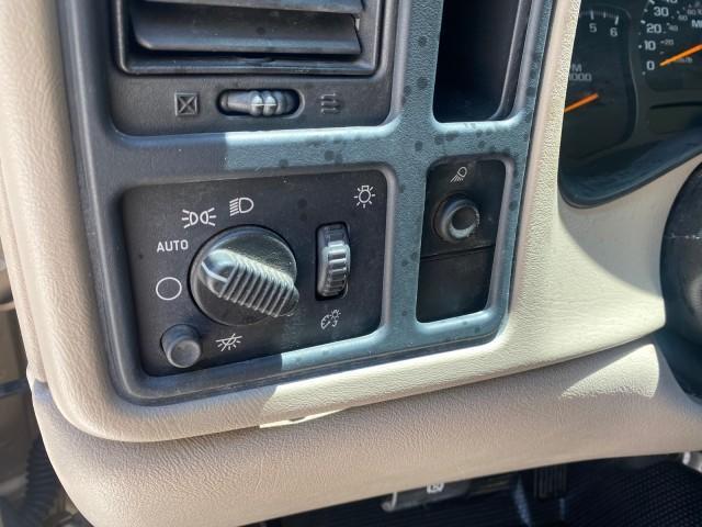 2005 Sand Beige Metallic /Neutral GMC Sierra 1500 LOW MILES 83837 AC NO ACCIDENTS (1GTEC14X15Z) with an 4.3L Vortec 4300 V6 MFI Engine engine, Automatic transmission, located at 4701 North Dixie Hwy, Pompano Beach, FL, 33064, (954) 422-2889, 26.240938, -80.123474 - OUR WEBPAGE FLORIDACARS1.COM HAS OVER 100 PHOTOS AND FREE CARFAX LINK 2005 GMC Sierra 1500 Pickup 4.3L V6 F Gasoline 22 MPG Rear Wheel Drive Features ABS Brakes Air Conditioning AM/FM Stereo Automatic Transmission CD Audio Cloth Seats Cruise Control Long Bed 2005 GMC Sierra Regular Cab Work Truck wi - Photo#53