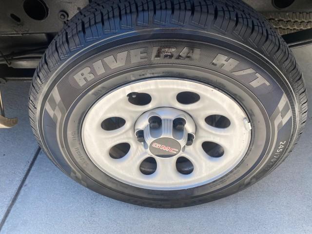 2005 Sand Beige Metallic /Neutral GMC Sierra 1500 LOW MILES 83837 AC NO ACCIDENTS (1GTEC14X15Z) with an 4.3L Vortec 4300 V6 MFI Engine engine, Automatic transmission, located at 4701 North Dixie Hwy, Pompano Beach, FL, 33064, (954) 422-2889, 26.240938, -80.123474 - OUR WEBPAGE FLORIDACARS1.COM HAS OVER 100 PHOTOS AND FREE CARFAX LINK 2005 GMC Sierra 1500 Pickup 4.3L V6 F Gasoline 22 MPG Rear Wheel Drive Features ABS Brakes Air Conditioning AM/FM Stereo Automatic Transmission CD Audio Cloth Seats Cruise Control Long Bed 2005 GMC Sierra Regular Cab Work Truck wi - Photo#76