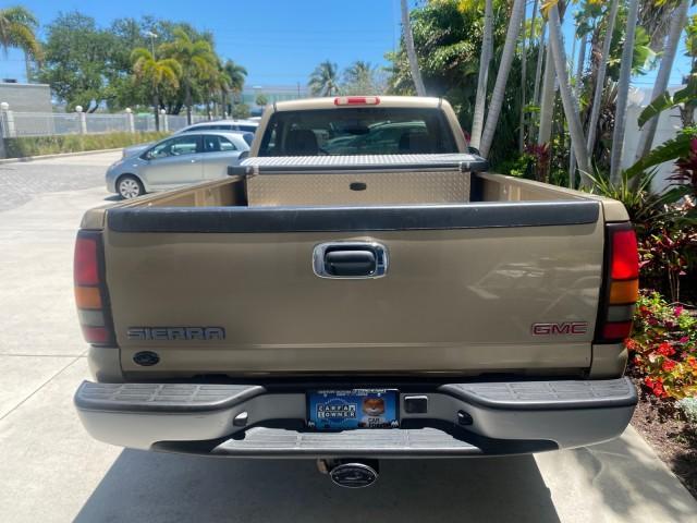 2005 Sand Beige Metallic /Neutral GMC Sierra 1500 LOW MILES 83837 AC NO ACCIDENTS (1GTEC14X15Z) with an 4.3L Vortec 4300 V6 MFI Engine engine, Automatic transmission, located at 4701 North Dixie Hwy, Pompano Beach, FL, 33064, (954) 422-2889, 26.240938, -80.123474 - OUR WEBPAGE FLORIDACARS1.COM HAS OVER 100 PHOTOS AND FREE CARFAX LINK 2005 GMC Sierra 1500 Pickup 4.3L V6 F Gasoline 22 MPG Rear Wheel Drive Features ABS Brakes Air Conditioning AM/FM Stereo Automatic Transmission CD Audio Cloth Seats Cruise Control Long Bed 2005 GMC Sierra Regular Cab Work Truck wi - Photo#81