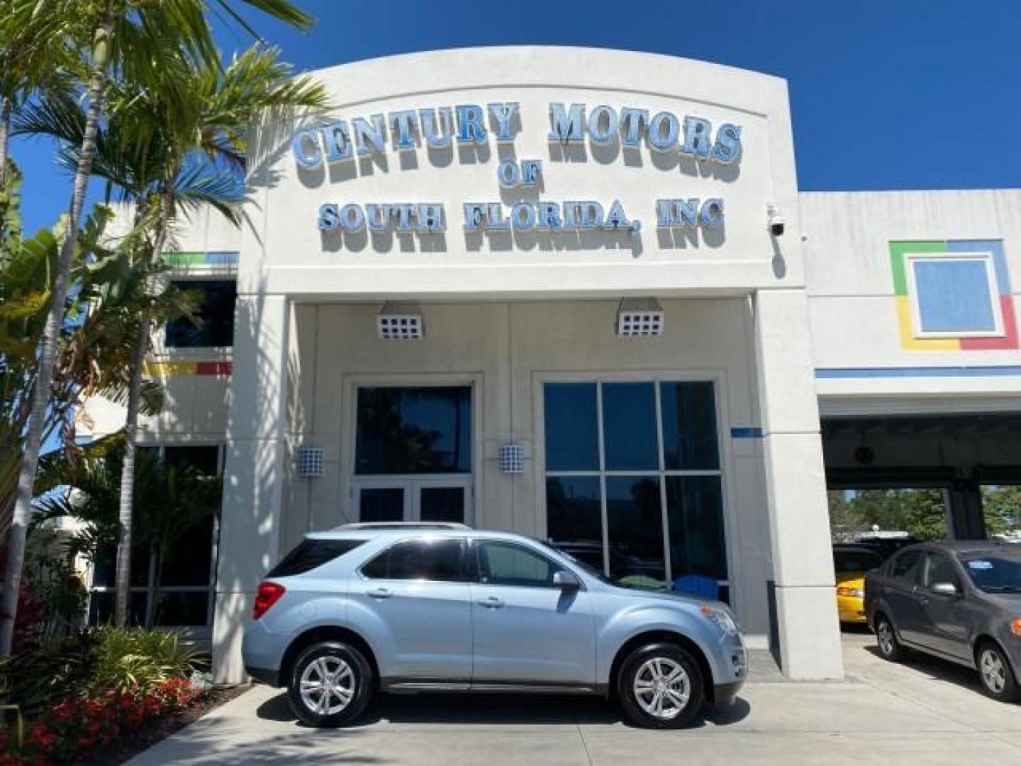 2014 Silver Topaz Metallic /Light Titanium/Jet Black Chevrolet Equinox SUV LT 1 OWNER LOW MILES 28,707 (2GNALCEK2E6) with an 2.4L DOHC 4-Cyl SIDI Spark Ignition DI Engine engine, Automatic transmission, located at 4701 North Dixie Hwy, Pompano Beach, FL, 33064, (954) 422-2889, 26.240938, -80.123474 - OUR WEBPAGE FLORIDACARS1.COM HAS OVER 100 PHOTOS AND FREE CARFAX LINK 2014 Chevrolet Equinox LT 1 OWNER 4 Door Wagon/Sport Utility 2.4L I4 F DOHC 16V Flex Fuel 32 MPG Front Wheel Drive Features ABS Brakes Air Conditioning Alloy Wheels AM/FM Stereo Automatic Transmission Auxiliary Audio Input Bluetoo- Photo#0