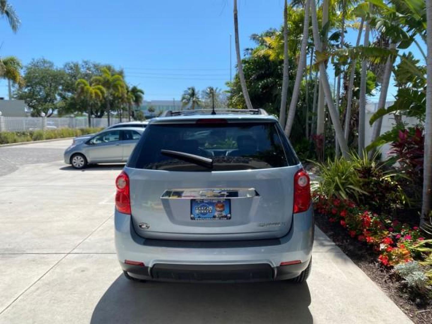 2014 Silver Topaz Metallic /Light Titanium/Jet Black Chevrolet Equinox SUV LT 1 OWNER LOW MILES 28,707 (2GNALCEK2E6) with an 2.4L DOHC 4-Cyl SIDI Spark Ignition DI Engine engine, Automatic transmission, located at 4701 North Dixie Hwy, Pompano Beach, FL, 33064, (954) 422-2889, 26.240938, -80.123474 - OUR WEBPAGE FLORIDACARS1.COM HAS OVER 100 PHOTOS AND FREE CARFAX LINK 2014 Chevrolet Equinox LT 1 OWNER 4 Door Wagon/Sport Utility 2.4L I4 F DOHC 16V Flex Fuel 32 MPG Front Wheel Drive Features ABS Brakes Air Conditioning Alloy Wheels AM/FM Stereo Automatic Transmission Auxiliary Audio Input Bluetoo- Photo#6