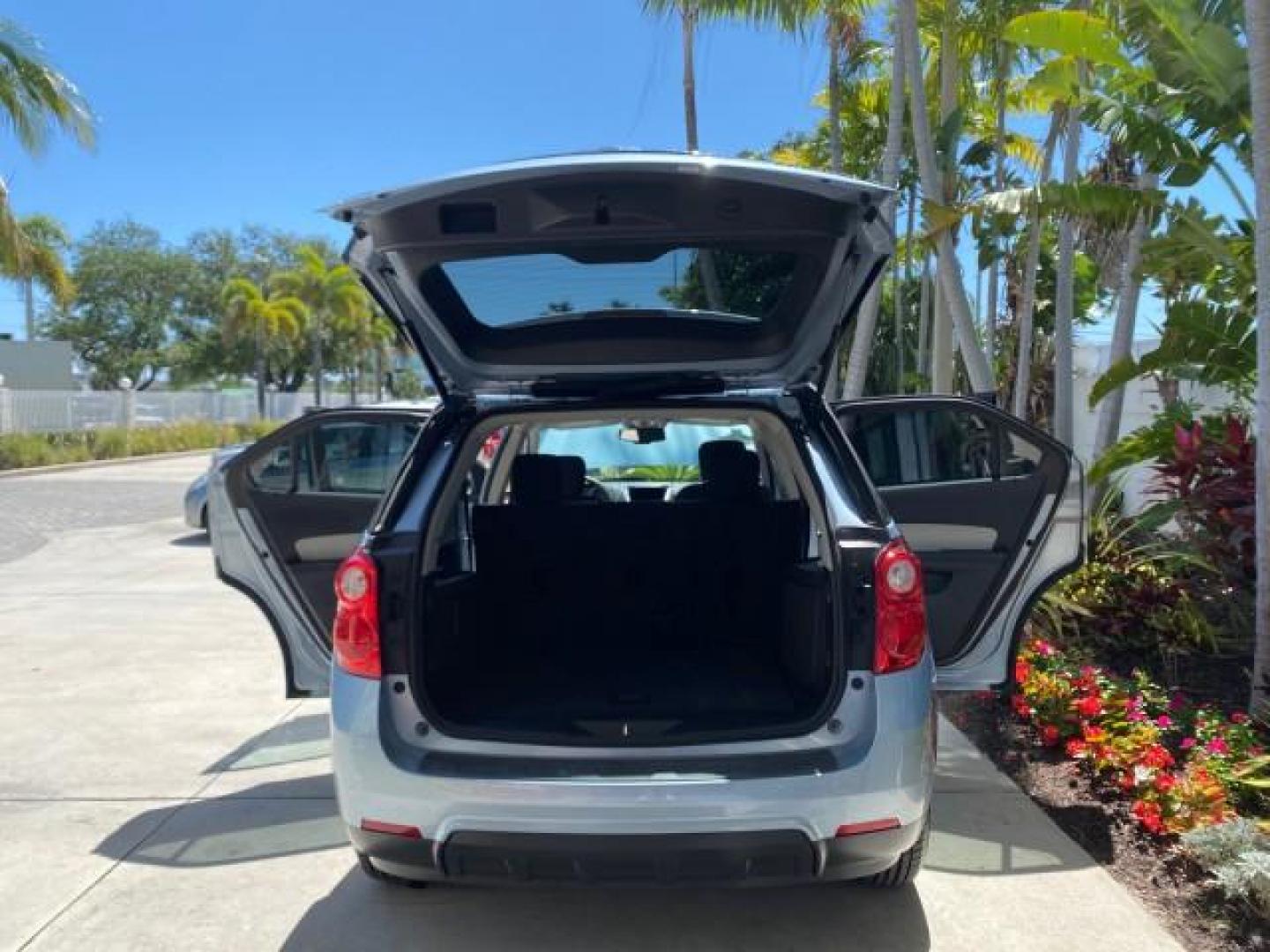 2014 Silver Topaz Metallic /Light Titanium/Jet Black Chevrolet Equinox SUV LT 1 OWNER LOW MILES 28,707 (2GNALCEK2E6) with an 2.4L DOHC 4-Cyl SIDI Spark Ignition DI Engine engine, Automatic transmission, located at 4701 North Dixie Hwy, Pompano Beach, FL, 33064, (954) 422-2889, 26.240938, -80.123474 - OUR WEBPAGE FLORIDACARS1.COM HAS OVER 100 PHOTOS AND FREE CARFAX LINK 2014 Chevrolet Equinox LT 1 OWNER 4 Door Wagon/Sport Utility 2.4L I4 F DOHC 16V Flex Fuel 32 MPG Front Wheel Drive Features ABS Brakes Air Conditioning Alloy Wheels AM/FM Stereo Automatic Transmission Auxiliary Audio Input Bluetoo- Photo#15