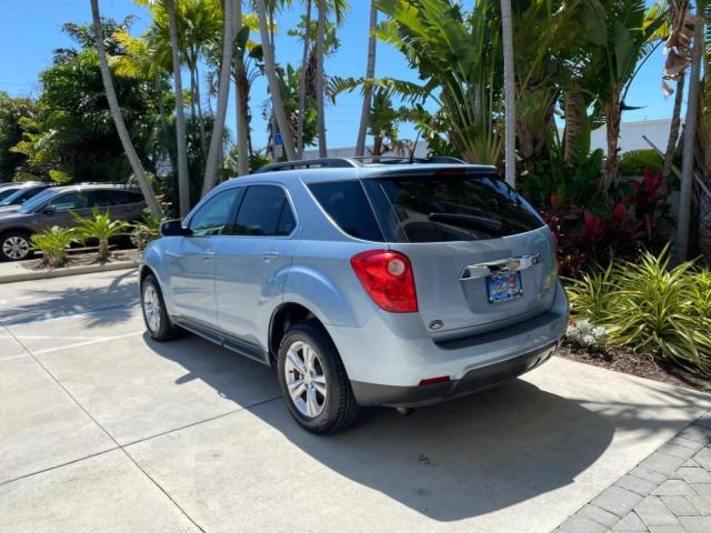 2014 Silver Topaz Metallic /Light Titanium/Jet Black Chevrolet Equinox SUV LT 1 OWNER LOW MILES 28,707 (2GNALCEK2E6) with an 2.4L DOHC 4-Cyl SIDI Spark Ignition DI Engine engine, Automatic transmission, located at 4701 North Dixie Hwy, Pompano Beach, FL, 33064, (954) 422-2889, 26.240938, -80.123474 - OUR WEBPAGE FLORIDACARS1.COM HAS OVER 100 PHOTOS AND FREE CARFAX LINK 2014 Chevrolet Equinox LT 1 OWNER 4 Door Wagon/Sport Utility 2.4L I4 F DOHC 16V Flex Fuel 32 MPG Front Wheel Drive Features ABS Brakes Air Conditioning Alloy Wheels AM/FM Stereo Automatic Transmission Auxiliary Audio Input Bluetoo- Photo#32