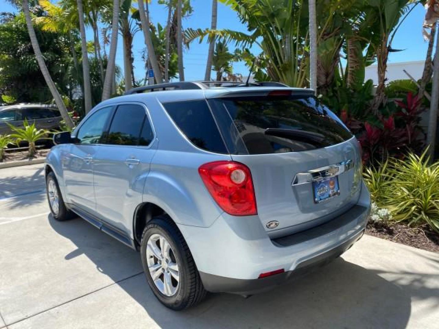 2014 Silver Topaz Metallic /Light Titanium/Jet Black Chevrolet Equinox SUV LT 1 OWNER LOW MILES 28,707 (2GNALCEK2E6) with an 2.4L DOHC 4-Cyl SIDI Spark Ignition DI Engine engine, Automatic transmission, located at 4701 North Dixie Hwy, Pompano Beach, FL, 33064, (954) 422-2889, 26.240938, -80.123474 - OUR WEBPAGE FLORIDACARS1.COM HAS OVER 100 PHOTOS AND FREE CARFAX LINK 2014 Chevrolet Equinox LT 1 OWNER 4 Door Wagon/Sport Utility 2.4L I4 F DOHC 16V Flex Fuel 32 MPG Front Wheel Drive Features ABS Brakes Air Conditioning Alloy Wheels AM/FM Stereo Automatic Transmission Auxiliary Audio Input Bluetoo- Photo#33