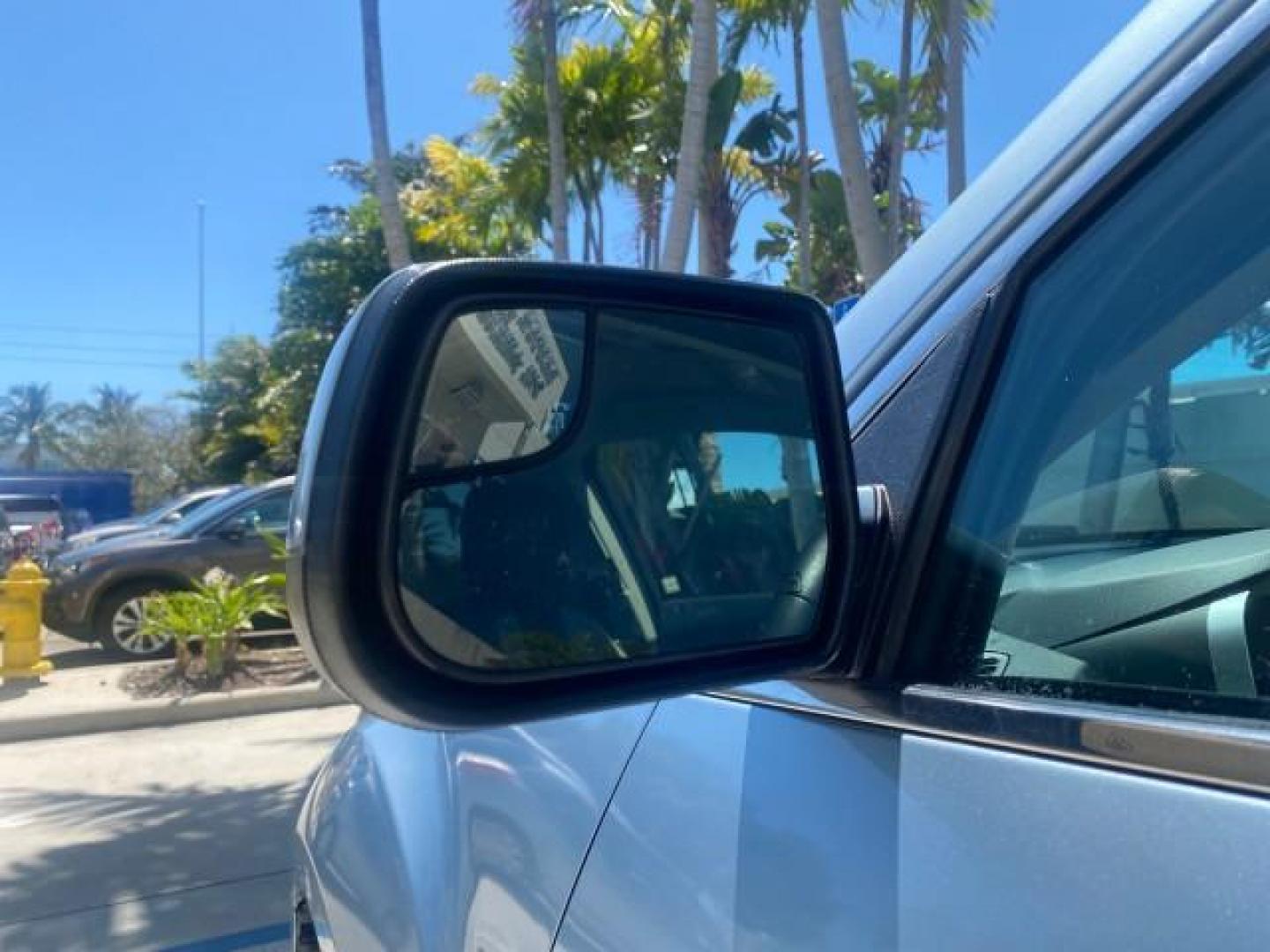 2014 Silver Topaz Metallic /Light Titanium/Jet Black Chevrolet Equinox SUV LT 1 OWNER LOW MILES 28,707 (2GNALCEK2E6) with an 2.4L DOHC 4-Cyl SIDI Spark Ignition DI Engine engine, Automatic transmission, located at 4701 North Dixie Hwy, Pompano Beach, FL, 33064, (954) 422-2889, 26.240938, -80.123474 - OUR WEBPAGE FLORIDACARS1.COM HAS OVER 100 PHOTOS AND FREE CARFAX LINK 2014 Chevrolet Equinox LT 1 OWNER 4 Door Wagon/Sport Utility 2.4L I4 F DOHC 16V Flex Fuel 32 MPG Front Wheel Drive Features ABS Brakes Air Conditioning Alloy Wheels AM/FM Stereo Automatic Transmission Auxiliary Audio Input Bluetoo- Photo#39