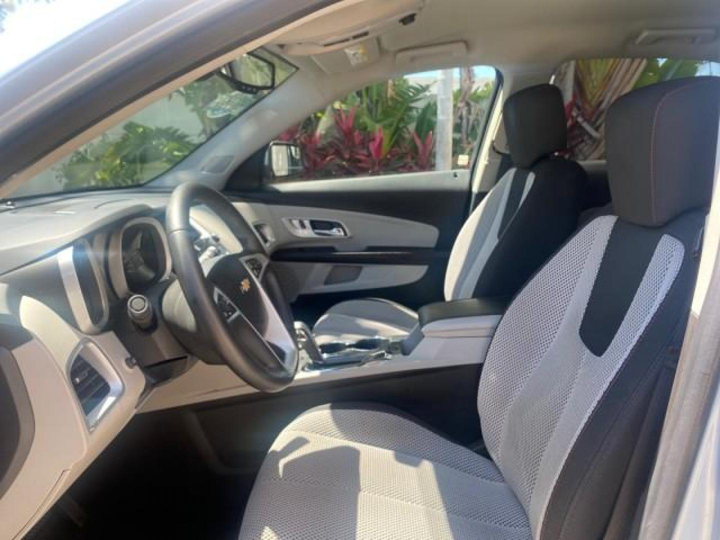 2014 Silver Topaz Metallic /Light Titanium/Jet Black Chevrolet Equinox SUV LT 1 OWNER LOW MILES 28,707 (2GNALCEK2E6) with an 2.4L DOHC 4-Cyl SIDI Spark Ignition DI Engine engine, Automatic transmission, located at 4701 North Dixie Hwy, Pompano Beach, FL, 33064, (954) 422-2889, 26.240938, -80.123474 - OUR WEBPAGE FLORIDACARS1.COM HAS OVER 100 PHOTOS AND FREE CARFAX LINK 2014 Chevrolet Equinox LT 1 OWNER 4 Door Wagon/Sport Utility 2.4L I4 F DOHC 16V Flex Fuel 32 MPG Front Wheel Drive Features ABS Brakes Air Conditioning Alloy Wheels AM/FM Stereo Automatic Transmission Auxiliary Audio Input Bluetoo- Photo#44