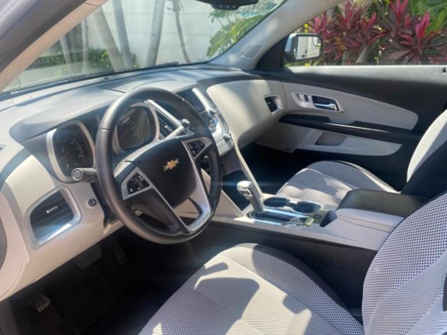 2014 Silver Topaz Metallic /Light Titanium/Jet Black Chevrolet Equinox SUV LT 1 OWNER LOW MILES 28,707 (2GNALCEK2E6) with an 2.4L DOHC 4-Cyl SIDI Spark Ignition DI Engine engine, Automatic transmission, located at 4701 North Dixie Hwy, Pompano Beach, FL, 33064, (954) 422-2889, 26.240938, -80.123474 - OUR WEBPAGE FLORIDACARS1.COM HAS OVER 100 PHOTOS AND FREE CARFAX LINK 2014 Chevrolet Equinox LT 1 OWNER 4 Door Wagon/Sport Utility 2.4L I4 F DOHC 16V Flex Fuel 32 MPG Front Wheel Drive Features ABS Brakes Air Conditioning Alloy Wheels AM/FM Stereo Automatic Transmission Auxiliary Audio Input Bluetoo- Photo#46