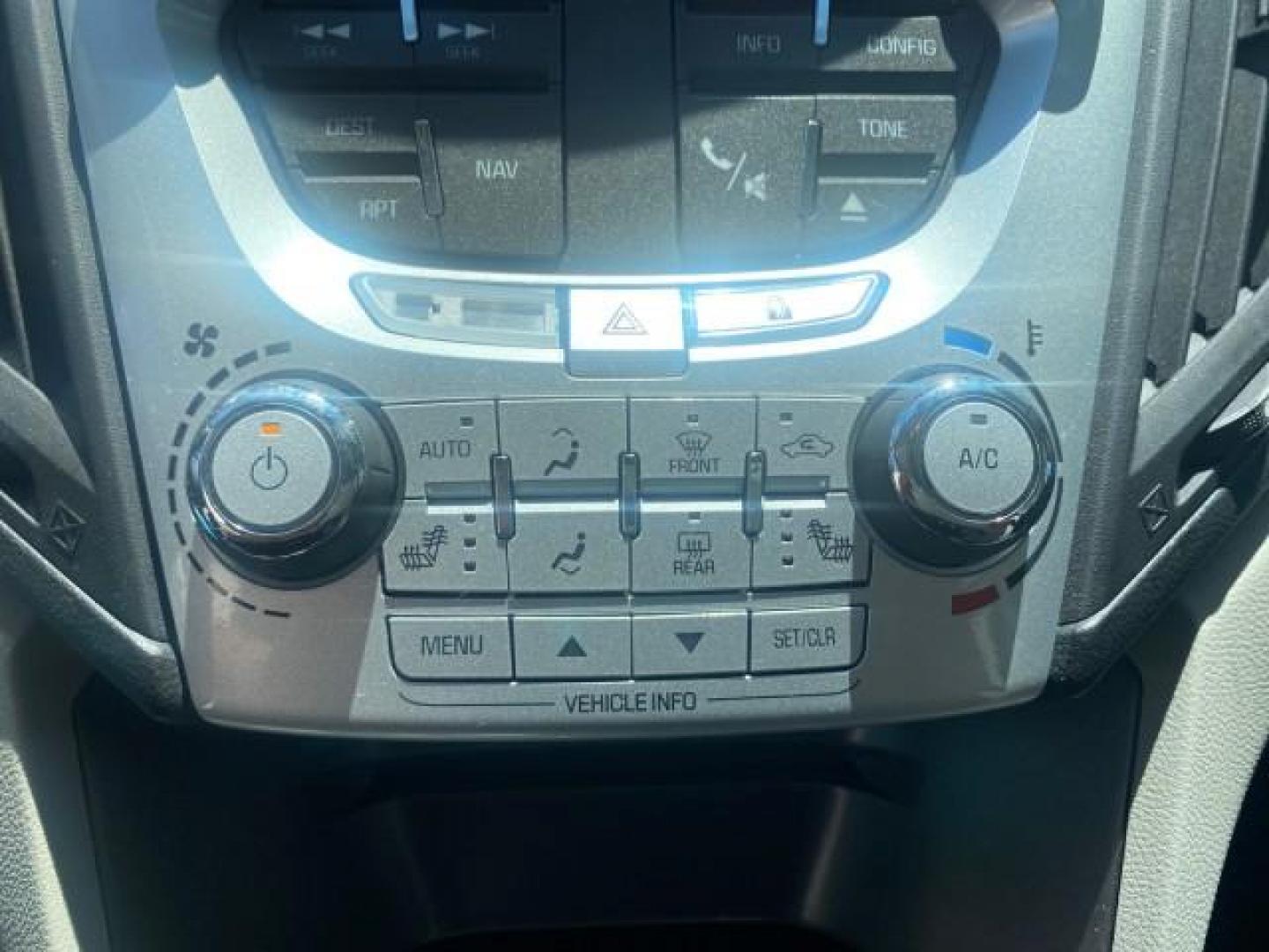 2014 Silver Topaz Metallic /Light Titanium/Jet Black Chevrolet Equinox SUV LT 1 OWNER LOW MILES 28,707 (2GNALCEK2E6) with an 2.4L DOHC 4-Cyl SIDI Spark Ignition DI Engine engine, Automatic transmission, located at 4701 North Dixie Hwy, Pompano Beach, FL, 33064, (954) 422-2889, 26.240938, -80.123474 - OUR WEBPAGE FLORIDACARS1.COM HAS OVER 100 PHOTOS AND FREE CARFAX LINK 2014 Chevrolet Equinox LT 1 OWNER 4 Door Wagon/Sport Utility 2.4L I4 F DOHC 16V Flex Fuel 32 MPG Front Wheel Drive Features ABS Brakes Air Conditioning Alloy Wheels AM/FM Stereo Automatic Transmission Auxiliary Audio Input Bluetoo- Photo#58