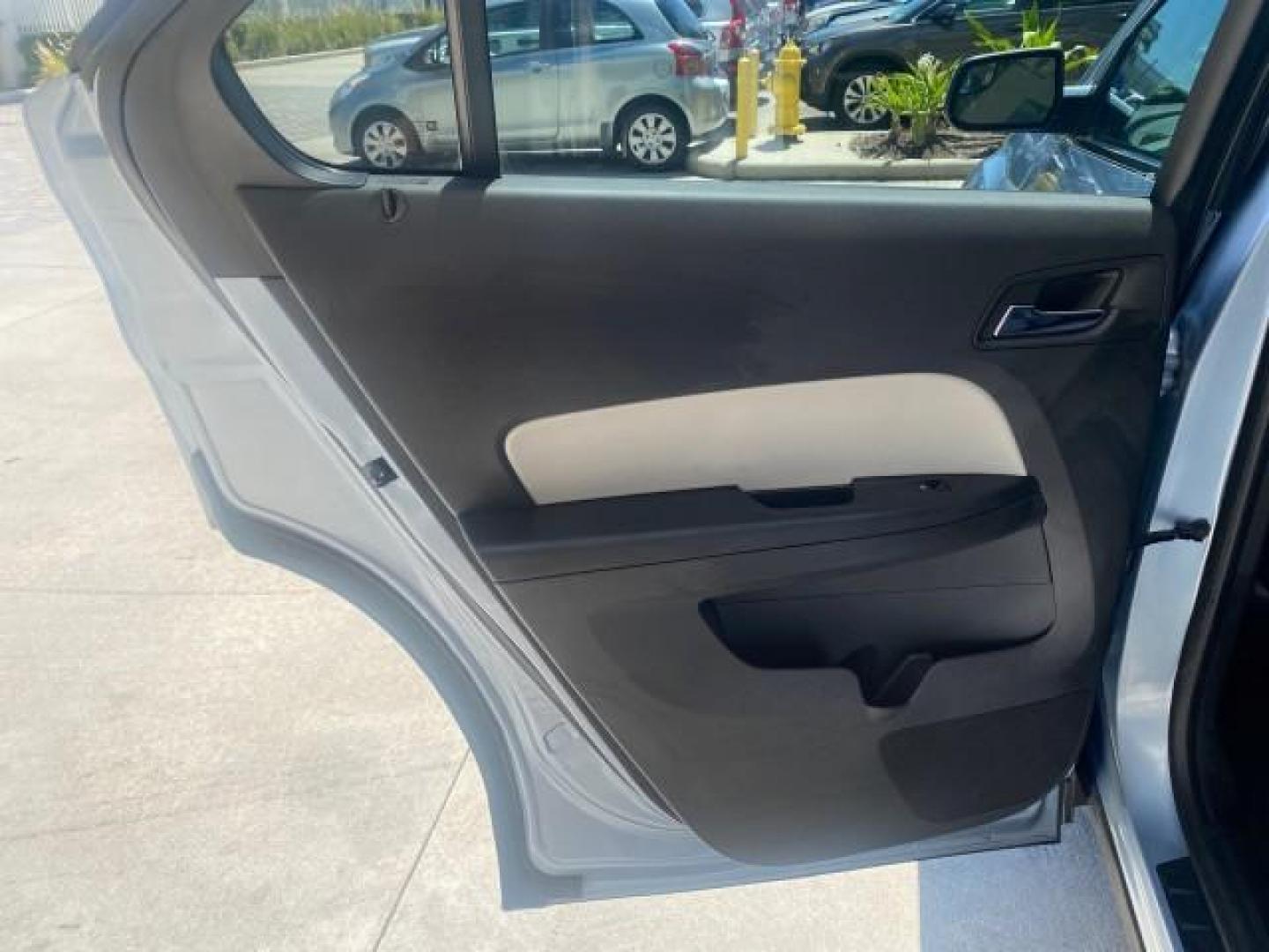 2014 Silver Topaz Metallic /Light Titanium/Jet Black Chevrolet Equinox SUV LT 1 OWNER LOW MILES 28,707 (2GNALCEK2E6) with an 2.4L DOHC 4-Cyl SIDI Spark Ignition DI Engine engine, Automatic transmission, located at 4701 North Dixie Hwy, Pompano Beach, FL, 33064, (954) 422-2889, 26.240938, -80.123474 - OUR WEBPAGE FLORIDACARS1.COM HAS OVER 100 PHOTOS AND FREE CARFAX LINK 2014 Chevrolet Equinox LT 1 OWNER 4 Door Wagon/Sport Utility 2.4L I4 F DOHC 16V Flex Fuel 32 MPG Front Wheel Drive Features ABS Brakes Air Conditioning Alloy Wheels AM/FM Stereo Automatic Transmission Auxiliary Audio Input Bluetoo- Photo#70