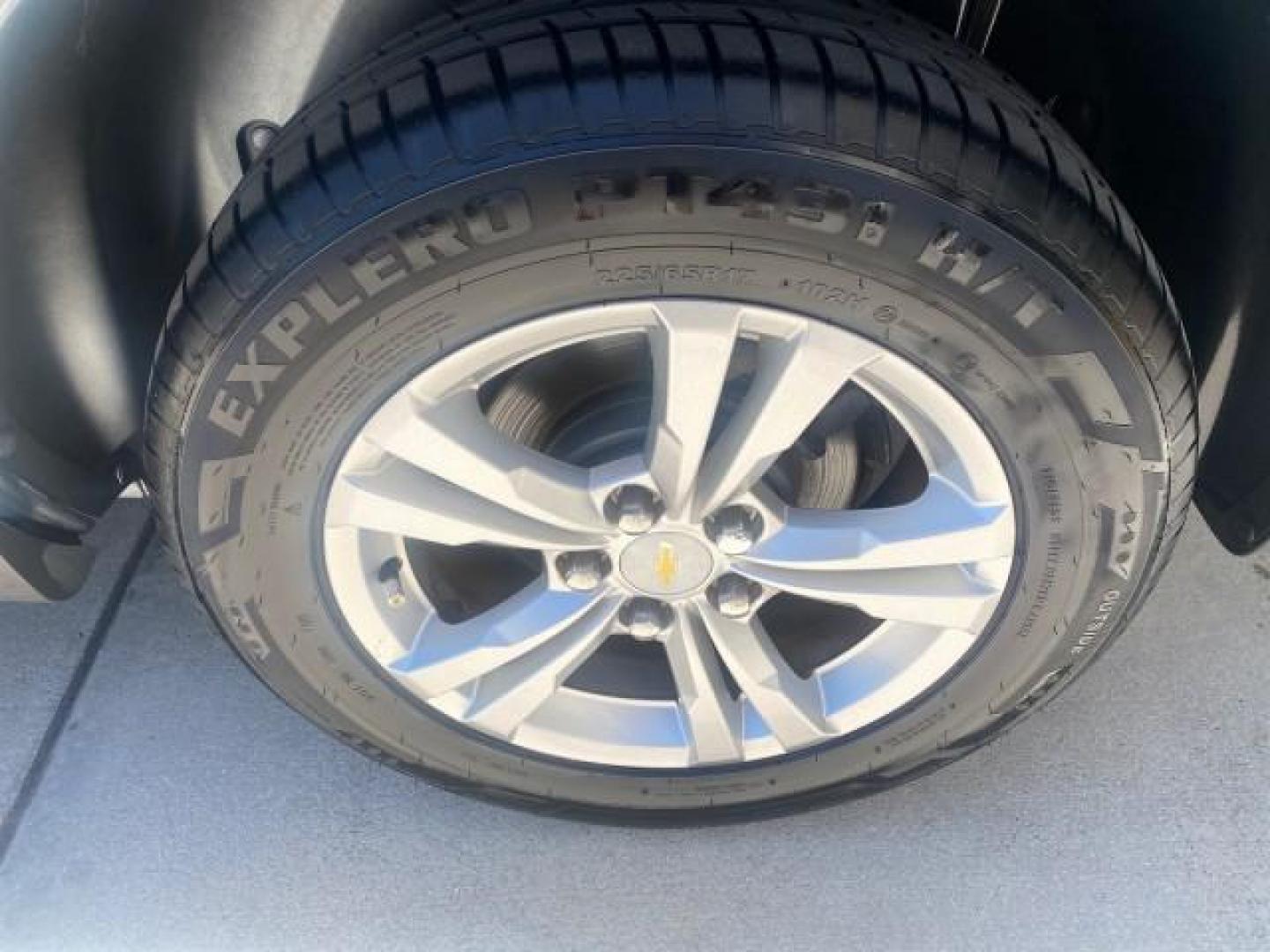 2014 Silver Topaz Metallic /Light Titanium/Jet Black Chevrolet Equinox SUV LT 1 OWNER LOW MILES 28,707 (2GNALCEK2E6) with an 2.4L DOHC 4-Cyl SIDI Spark Ignition DI Engine engine, Automatic transmission, located at 4701 North Dixie Hwy, Pompano Beach, FL, 33064, (954) 422-2889, 26.240938, -80.123474 - OUR WEBPAGE FLORIDACARS1.COM HAS OVER 100 PHOTOS AND FREE CARFAX LINK 2014 Chevrolet Equinox LT 1 OWNER 4 Door Wagon/Sport Utility 2.4L I4 F DOHC 16V Flex Fuel 32 MPG Front Wheel Drive Features ABS Brakes Air Conditioning Alloy Wheels AM/FM Stereo Automatic Transmission Auxiliary Audio Input Bluetoo- Photo#80
