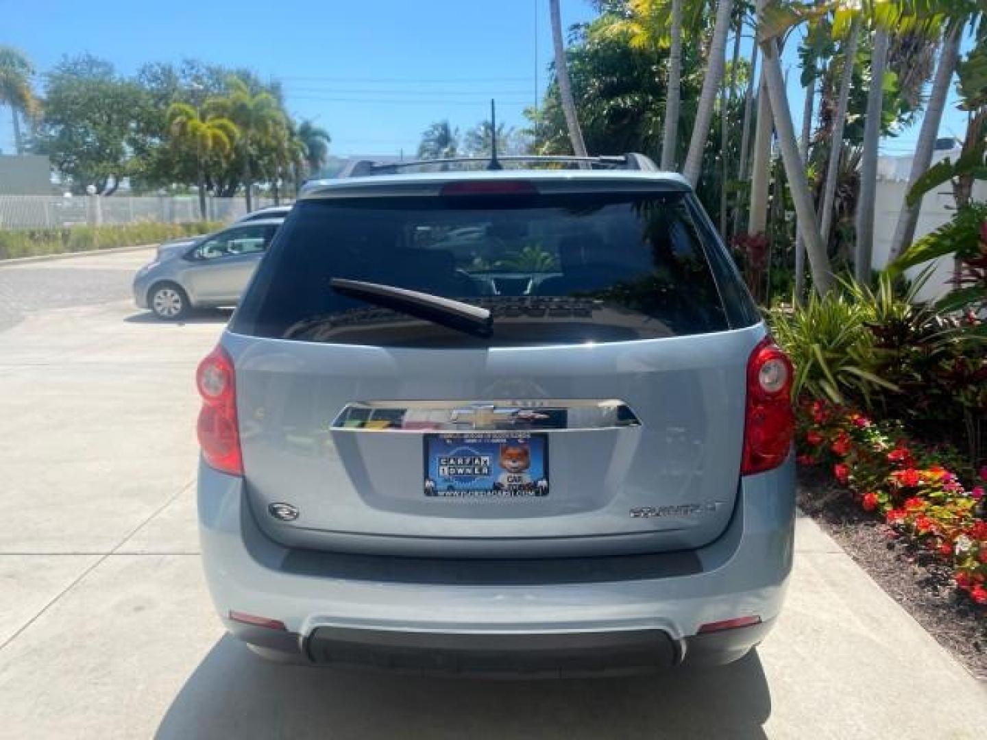 2014 Silver Topaz Metallic /Light Titanium/Jet Black Chevrolet Equinox SUV LT 1 OWNER LOW MILES 28,707 (2GNALCEK2E6) with an 2.4L DOHC 4-Cyl SIDI Spark Ignition DI Engine engine, Automatic transmission, located at 4701 North Dixie Hwy, Pompano Beach, FL, 33064, (954) 422-2889, 26.240938, -80.123474 - OUR WEBPAGE FLORIDACARS1.COM HAS OVER 100 PHOTOS AND FREE CARFAX LINK 2014 Chevrolet Equinox LT 1 OWNER 4 Door Wagon/Sport Utility 2.4L I4 F DOHC 16V Flex Fuel 32 MPG Front Wheel Drive Features ABS Brakes Air Conditioning Alloy Wheels AM/FM Stereo Automatic Transmission Auxiliary Audio Input Bluetoo- Photo#83