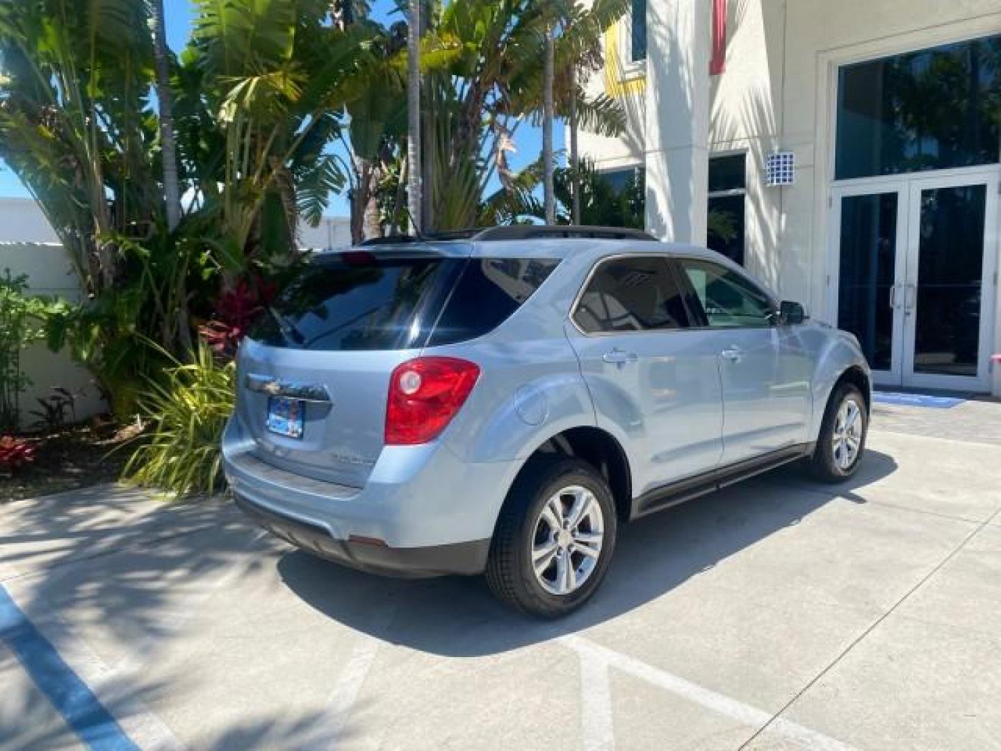 2014 Silver Topaz Metallic /Light Titanium/Jet Black Chevrolet Equinox SUV LT 1 OWNER LOW MILES 28,707 (2GNALCEK2E6) with an 2.4L DOHC 4-Cyl SIDI Spark Ignition DI Engine engine, Automatic transmission, located at 4701 North Dixie Hwy, Pompano Beach, FL, 33064, (954) 422-2889, 26.240938, -80.123474 - OUR WEBPAGE FLORIDACARS1.COM HAS OVER 100 PHOTOS AND FREE CARFAX LINK 2014 Chevrolet Equinox LT 1 OWNER 4 Door Wagon/Sport Utility 2.4L I4 F DOHC 16V Flex Fuel 32 MPG Front Wheel Drive Features ABS Brakes Air Conditioning Alloy Wheels AM/FM Stereo Automatic Transmission Auxiliary Audio Input Bluetoo- Photo#98
