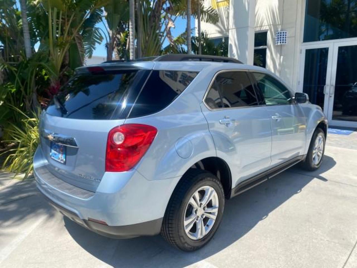 2014 Silver Topaz Metallic /Light Titanium/Jet Black Chevrolet Equinox SUV LT 1 OWNER LOW MILES 28,707 (2GNALCEK2E6) with an 2.4L DOHC 4-Cyl SIDI Spark Ignition DI Engine engine, Automatic transmission, located at 4701 North Dixie Hwy, Pompano Beach, FL, 33064, (954) 422-2889, 26.240938, -80.123474 - OUR WEBPAGE FLORIDACARS1.COM HAS OVER 100 PHOTOS AND FREE CARFAX LINK 2014 Chevrolet Equinox LT 1 OWNER 4 Door Wagon/Sport Utility 2.4L I4 F DOHC 16V Flex Fuel 32 MPG Front Wheel Drive Features ABS Brakes Air Conditioning Alloy Wheels AM/FM Stereo Automatic Transmission Auxiliary Audio Input Bluetoo- Photo#99