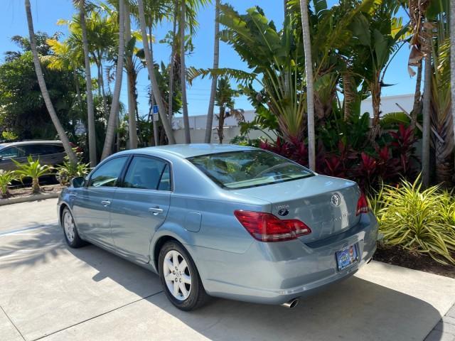 2008 Blue Mirage Metallic /Lt Gray Toyota Avalon XL SUNROOF 1 OWNER LOW MILES 39,358 (4T1BK36B28U) with an 3.5L DOHC EFI 24-Valve V6 Engine engine, Automatic transmission, located at 4701 North Dixie Hwy, Pompano Beach, FL, 33064, (954) 422-2889, 26.240938, -80.123474 - OUR WEBPAGE FLORIDACARS1.COM HAS OVER 100 PHOTOS AND FREE CARFAX LINK 2008 Toyota Avalon XL 1 OWNER Sedan 4 DR 3.5L V6 F DOHC 24V Gasoline 28 MPG Front Wheel Drive Features ABS Brakes Air Conditioning Alloy Wheels AM/FM Stereo Automatic Transmission Auxiliary Audio Input CD Audio Cloth Seats Cruise - Photo#5