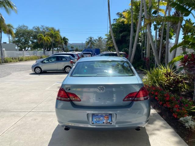 2008 Blue Mirage Metallic /Lt Gray Toyota Avalon XL SUNROOF 1 OWNER LOW MILES 39,358 (4T1BK36B28U) with an 3.5L DOHC EFI 24-Valve V6 Engine engine, Automatic transmission, located at 4701 North Dixie Hwy, Pompano Beach, FL, 33064, (954) 422-2889, 26.240938, -80.123474 - OUR WEBPAGE FLORIDACARS1.COM HAS OVER 100 PHOTOS AND FREE CARFAX LINK 2008 Toyota Avalon XL 1 OWNER Sedan 4 DR 3.5L V6 F DOHC 24V Gasoline 28 MPG Front Wheel Drive Features ABS Brakes Air Conditioning Alloy Wheels AM/FM Stereo Automatic Transmission Auxiliary Audio Input CD Audio Cloth Seats Cruise - Photo#6