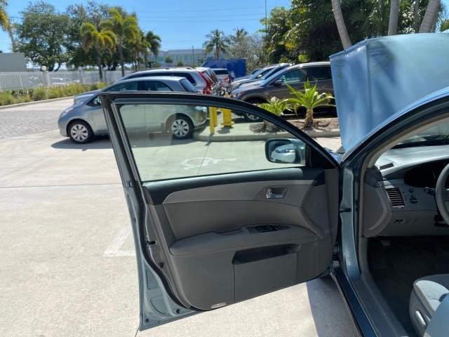 2008 Blue Mirage Metallic /Lt Gray Toyota Avalon XL SUNROOF 1 OWNER LOW MILES 39,358 (4T1BK36B28U) with an 3.5L DOHC EFI 24-Valve V6 Engine engine, Automatic transmission, located at 4701 North Dixie Hwy, Pompano Beach, FL, 33064, (954) 422-2889, 26.240938, -80.123474 - OUR WEBPAGE FLORIDACARS1.COM HAS OVER 100 PHOTOS AND FREE CARFAX LINK 2008 Toyota Avalon XL 1 OWNER Sedan 4 DR 3.5L V6 F DOHC 24V Gasoline 28 MPG Front Wheel Drive Features ABS Brakes Air Conditioning Alloy Wheels AM/FM Stereo Automatic Transmission Auxiliary Audio Input CD Audio Cloth Seats Cruise - Photo#9