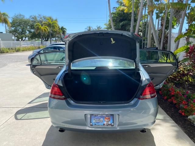2008 Blue Mirage Metallic /Lt Gray Toyota Avalon XL SUNROOF 1 OWNER LOW MILES 39,358 (4T1BK36B28U) with an 3.5L DOHC EFI 24-Valve V6 Engine engine, Automatic transmission, located at 4701 North Dixie Hwy, Pompano Beach, FL, 33064, (954) 422-2889, 26.240938, -80.123474 - OUR WEBPAGE FLORIDACARS1.COM HAS OVER 100 PHOTOS AND FREE CARFAX LINK 2008 Toyota Avalon XL 1 OWNER Sedan 4 DR 3.5L V6 F DOHC 24V Gasoline 28 MPG Front Wheel Drive Features ABS Brakes Air Conditioning Alloy Wheels AM/FM Stereo Automatic Transmission Auxiliary Audio Input CD Audio Cloth Seats Cruise - Photo#15