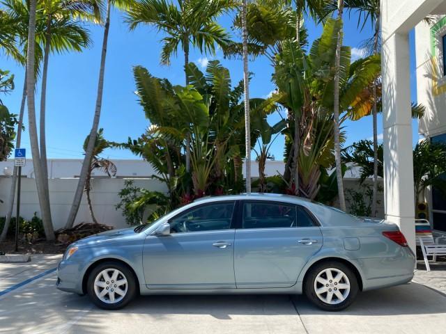 2008 Blue Mirage Metallic /Lt Gray Toyota Avalon XL SUNROOF 1 OWNER LOW MILES 39,358 (4T1BK36B28U) with an 3.5L DOHC EFI 24-Valve V6 Engine engine, Automatic transmission, located at 4701 North Dixie Hwy, Pompano Beach, FL, 33064, (954) 422-2889, 26.240938, -80.123474 - OUR WEBPAGE FLORIDACARS1.COM HAS OVER 100 PHOTOS AND FREE CARFAX LINK 2008 Toyota Avalon XL 1 OWNER Sedan 4 DR 3.5L V6 F DOHC 24V Gasoline 28 MPG Front Wheel Drive Features ABS Brakes Air Conditioning Alloy Wheels AM/FM Stereo Automatic Transmission Auxiliary Audio Input CD Audio Cloth Seats Cruise - Photo#30