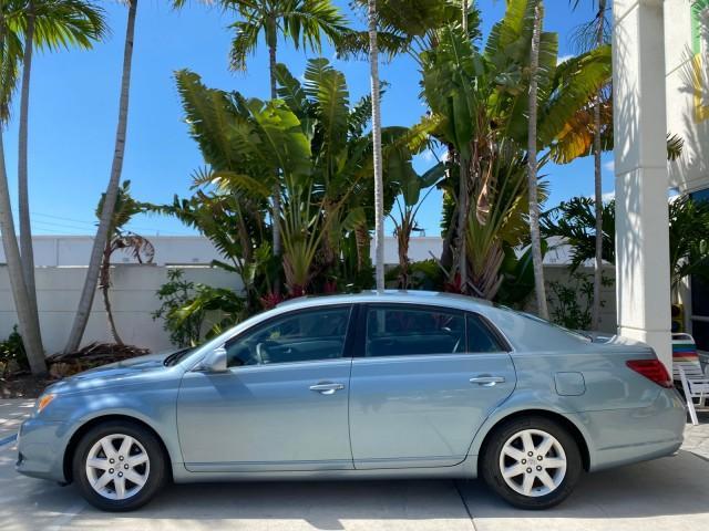 2008 Blue Mirage Metallic /Lt Gray Toyota Avalon XL SUNROOF 1 OWNER LOW MILES 39,358 (4T1BK36B28U) with an 3.5L DOHC EFI 24-Valve V6 Engine engine, Automatic transmission, located at 4701 North Dixie Hwy, Pompano Beach, FL, 33064, (954) 422-2889, 26.240938, -80.123474 - OUR WEBPAGE FLORIDACARS1.COM HAS OVER 100 PHOTOS AND FREE CARFAX LINK 2008 Toyota Avalon XL 1 OWNER Sedan 4 DR 3.5L V6 F DOHC 24V Gasoline 28 MPG Front Wheel Drive Features ABS Brakes Air Conditioning Alloy Wheels AM/FM Stereo Automatic Transmission Auxiliary Audio Input CD Audio Cloth Seats Cruise - Photo#31