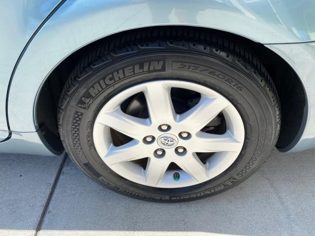 2008 Blue Mirage Metallic /Lt Gray Toyota Avalon XL SUNROOF 1 OWNER LOW MILES 39,358 (4T1BK36B28U) with an 3.5L DOHC EFI 24-Valve V6 Engine engine, Automatic transmission, located at 4701 North Dixie Hwy, Pompano Beach, FL, 33064, (954) 422-2889, 26.240938, -80.123474 - OUR WEBPAGE FLORIDACARS1.COM HAS OVER 100 PHOTOS AND FREE CARFAX LINK 2008 Toyota Avalon XL 1 OWNER Sedan 4 DR 3.5L V6 F DOHC 24V Gasoline 28 MPG Front Wheel Drive Features ABS Brakes Air Conditioning Alloy Wheels AM/FM Stereo Automatic Transmission Auxiliary Audio Input CD Audio Cloth Seats Cruise - Photo#88