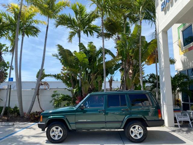 2000 Forest Green Pearl /Agate Jeep Cherokee Sport 1 OWNER 4X4 AC 4.0 6YL (1J4FF48S2YL) with an 4.0L SMFI I6 Power Tech Engine engine, Automatic transmission, located at 4701 North Dixie Hwy, Pompano Beach, FL, 33064, (954) 422-2889, 26.240938, -80.123474 - OUR WEBPAGE FLORIDACARS1.COM HAS OVER 100 PHOTOS AND FREE CARFAX LINK 2000 Jeep Cherokee Sport 4WD 4x4 4 Door Wagon/Sport Utility 4.0L I6 F Gasoline 22 MPG All Wheel Drive Features 4WD/AWD ABS Brakes Air Conditioning AM/FM Stereo Automatic Transmission Cassette Player CD Audio Cloth Seats Cruise Con - Photo#4