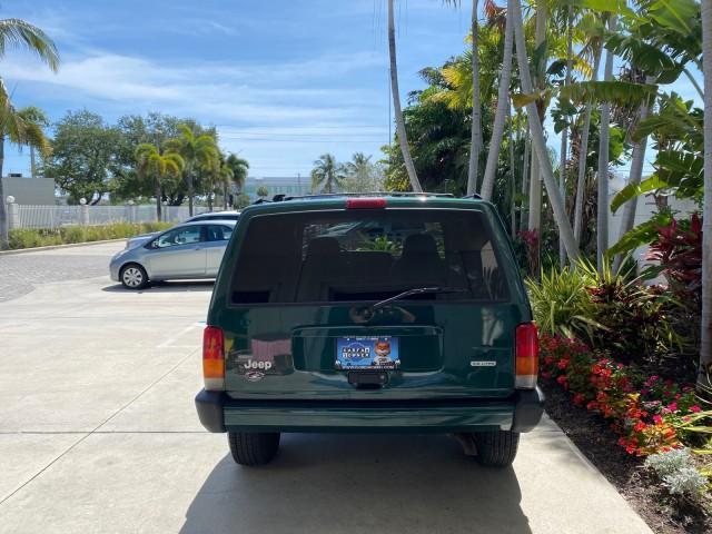 2000 Forest Green Pearl /Agate Jeep Cherokee Sport 1 OWNER 4X4 AC 4.0 6YL (1J4FF48S2YL) with an 4.0L SMFI I6 Power Tech Engine engine, Automatic transmission, located at 4701 North Dixie Hwy, Pompano Beach, FL, 33064, (954) 422-2889, 26.240938, -80.123474 - OUR WEBPAGE FLORIDACARS1.COM HAS OVER 100 PHOTOS AND FREE CARFAX LINK 2000 Jeep Cherokee Sport 4WD 4x4 4 Door Wagon/Sport Utility 4.0L I6 F Gasoline 22 MPG All Wheel Drive Features 4WD/AWD ABS Brakes Air Conditioning AM/FM Stereo Automatic Transmission Cassette Player CD Audio Cloth Seats Cruise Con - Photo#6