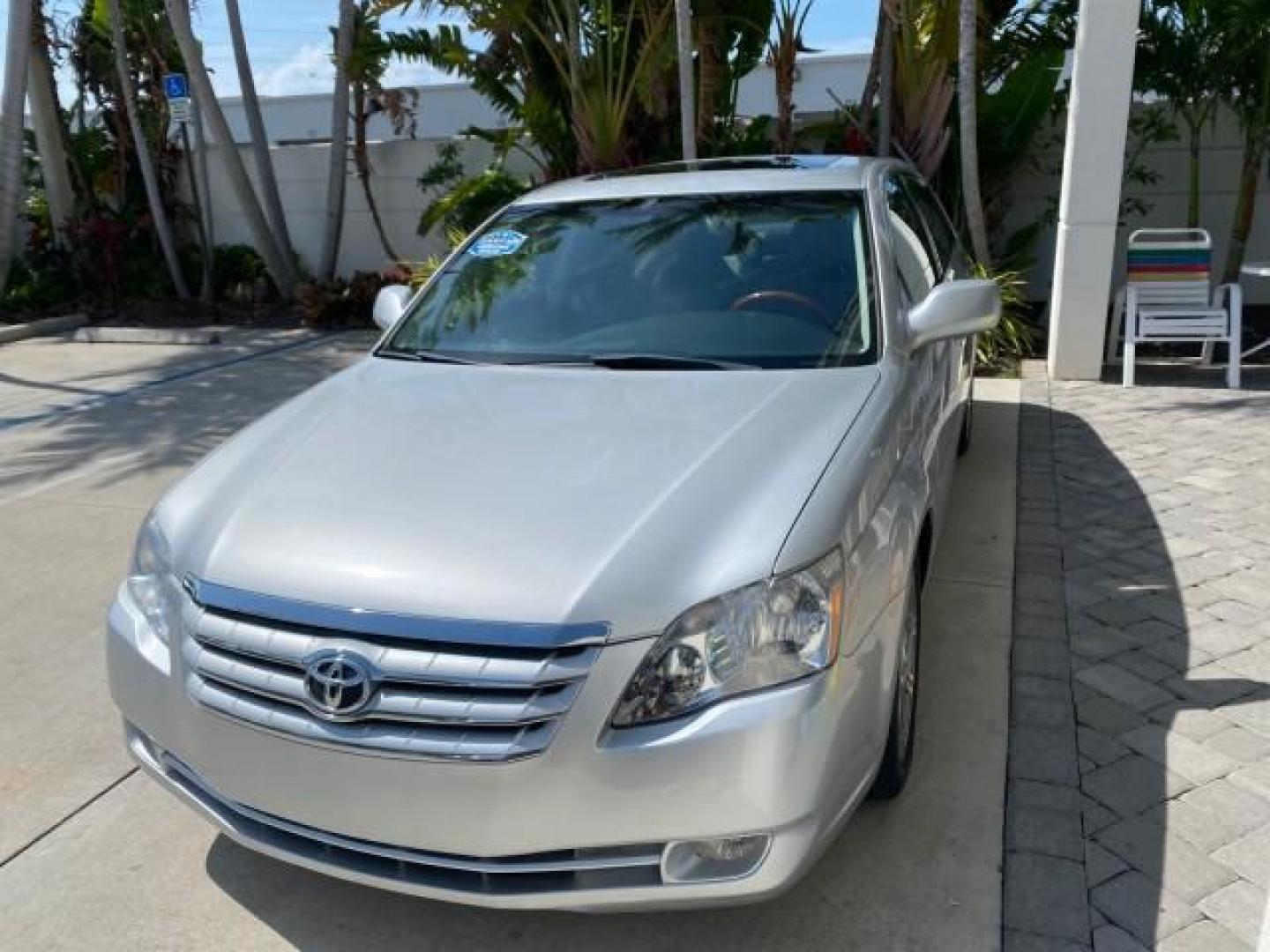 2007 Titanium Metallic /Graphite Toyota Avalon SUNROOF Limited LOW MILES 48,568 (4T1BK36B57U) with an 3.5L DOHC EFI 24-Valve V6 Engine engine, Automatic transmission, located at 4701 North Dixie Hwy, Pompano Beach, FL, 33064, (954) 422-2889, 26.240938, -80.123474 - OUR WEBPAGE FLORIDACARS1.COM HAS OVER 100 PHOTOS AND FREE CARFAX LINK 2007 Toyota Avalon LIMITED Sedan 4 DR 3.5L V6 F DOHC 24V Gasoline 28 MPG Front Wheel Drive Features A/C Seat(s) ABS Brakes Air Conditioning Alloy Wheels AM/FM Stereo Automatic Transmission Auxiliary Audio Input Cassette Player CD- Photo#3