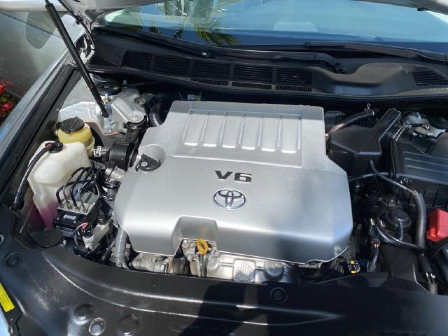 2007 Titanium Metallic /Graphite Toyota Avalon SUNROOF Limited LOW MILES 48,568 (4T1BK36B57U) with an 3.5L DOHC EFI 24-Valve V6 Engine engine, Automatic transmission, located at 4701 North Dixie Hwy, Pompano Beach, FL, 33064, (954) 422-2889, 26.240938, -80.123474 - OUR WEBPAGE FLORIDACARS1.COM HAS OVER 100 PHOTOS AND FREE CARFAX LINK 2007 Toyota Avalon LIMITED Sedan 4 DR 3.5L V6 F DOHC 24V Gasoline 28 MPG Front Wheel Drive Features A/C Seat(s) ABS Brakes Air Conditioning Alloy Wheels AM/FM Stereo Automatic Transmission Auxiliary Audio Input Cassette Player CD- Photo#24