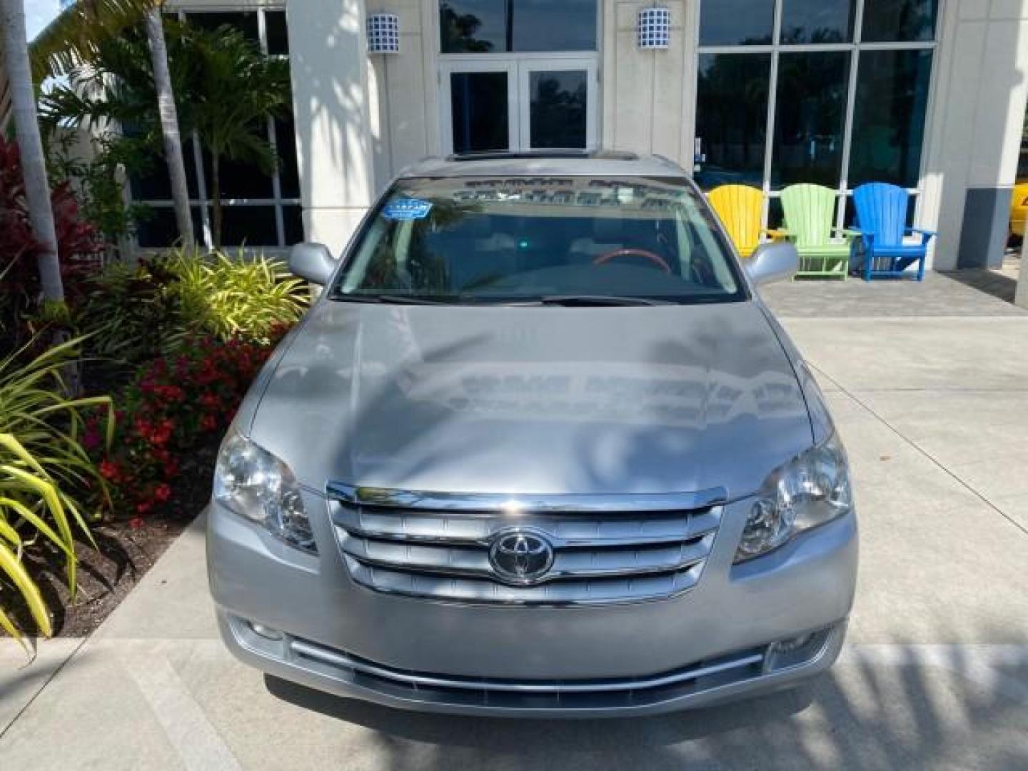 2007 Titanium Metallic /Graphite Toyota Avalon SUNROOF Limited LOW MILES 48,568 (4T1BK36B57U) with an 3.5L DOHC EFI 24-Valve V6 Engine engine, Automatic transmission, located at 4701 North Dixie Hwy, Pompano Beach, FL, 33064, (954) 422-2889, 26.240938, -80.123474 - OUR WEBPAGE FLORIDACARS1.COM HAS OVER 100 PHOTOS AND FREE CARFAX LINK 2007 Toyota Avalon LIMITED Sedan 4 DR 3.5L V6 F DOHC 24V Gasoline 28 MPG Front Wheel Drive Features A/C Seat(s) ABS Brakes Air Conditioning Alloy Wheels AM/FM Stereo Automatic Transmission Auxiliary Audio Input Cassette Player CD- Photo#27