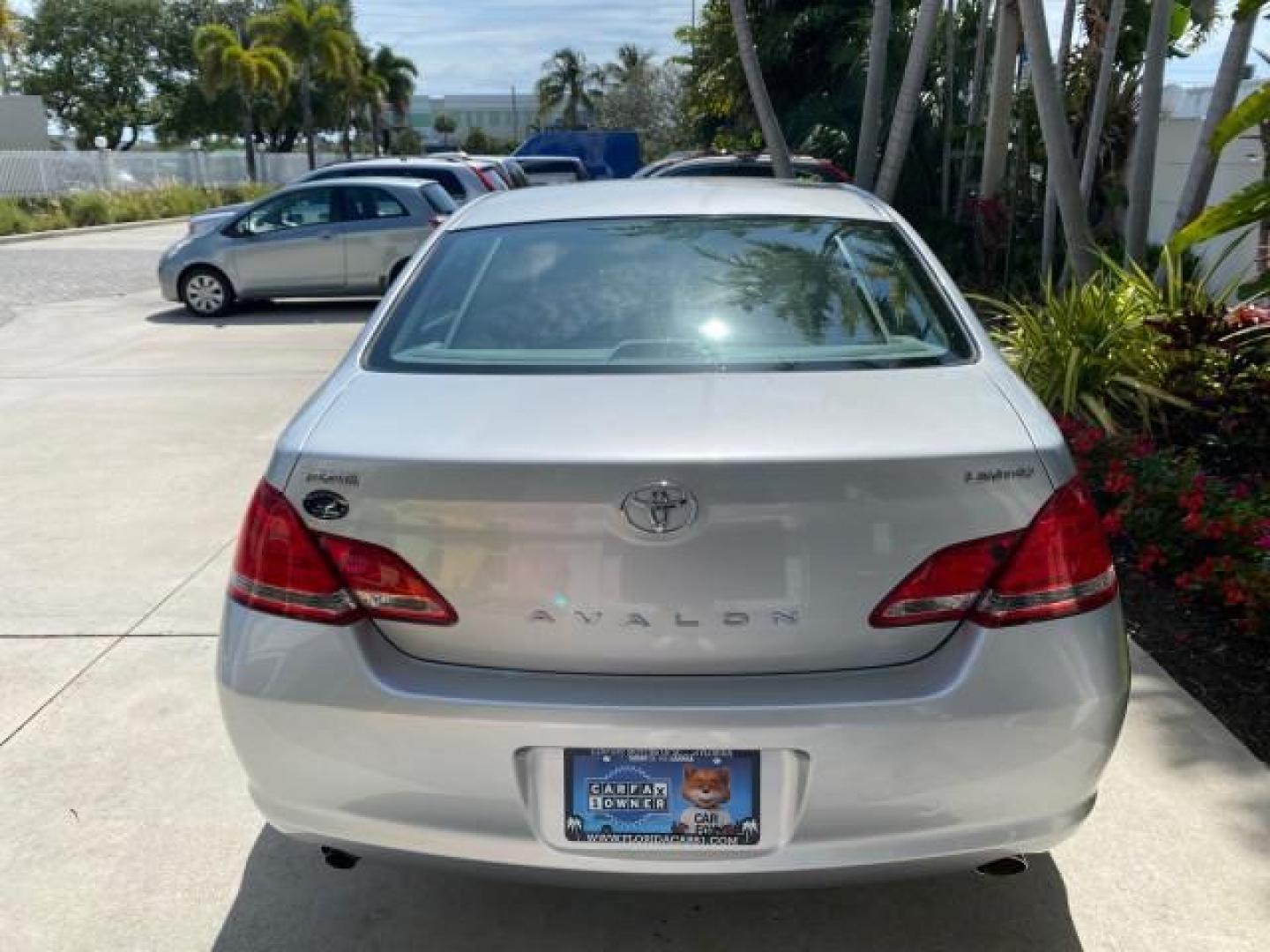 2007 Titanium Metallic /Graphite Toyota Avalon SUNROOF Limited LOW MILES 48,568 (4T1BK36B57U) with an 3.5L DOHC EFI 24-Valve V6 Engine engine, Automatic transmission, located at 4701 North Dixie Hwy, Pompano Beach, FL, 33064, (954) 422-2889, 26.240938, -80.123474 - OUR WEBPAGE FLORIDACARS1.COM HAS OVER 100 PHOTOS AND FREE CARFAX LINK 2007 Toyota Avalon LIMITED Sedan 4 DR 3.5L V6 F DOHC 24V Gasoline 28 MPG Front Wheel Drive Features A/C Seat(s) ABS Brakes Air Conditioning Alloy Wheels AM/FM Stereo Automatic Transmission Auxiliary Audio Input Cassette Player CD- Photo#35
