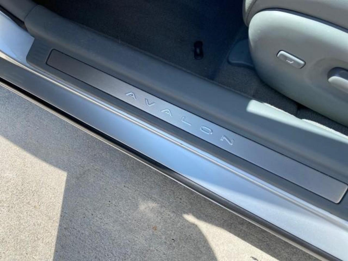 2007 Titanium Metallic /Graphite Toyota Avalon SUNROOF Limited LOW MILES 48,568 (4T1BK36B57U) with an 3.5L DOHC EFI 24-Valve V6 Engine engine, Automatic transmission, located at 4701 North Dixie Hwy, Pompano Beach, FL, 33064, (954) 422-2889, 26.240938, -80.123474 - OUR WEBPAGE FLORIDACARS1.COM HAS OVER 100 PHOTOS AND FREE CARFAX LINK 2007 Toyota Avalon LIMITED Sedan 4 DR 3.5L V6 F DOHC 24V Gasoline 28 MPG Front Wheel Drive Features A/C Seat(s) ABS Brakes Air Conditioning Alloy Wheels AM/FM Stereo Automatic Transmission Auxiliary Audio Input Cassette Player CD- Photo#42