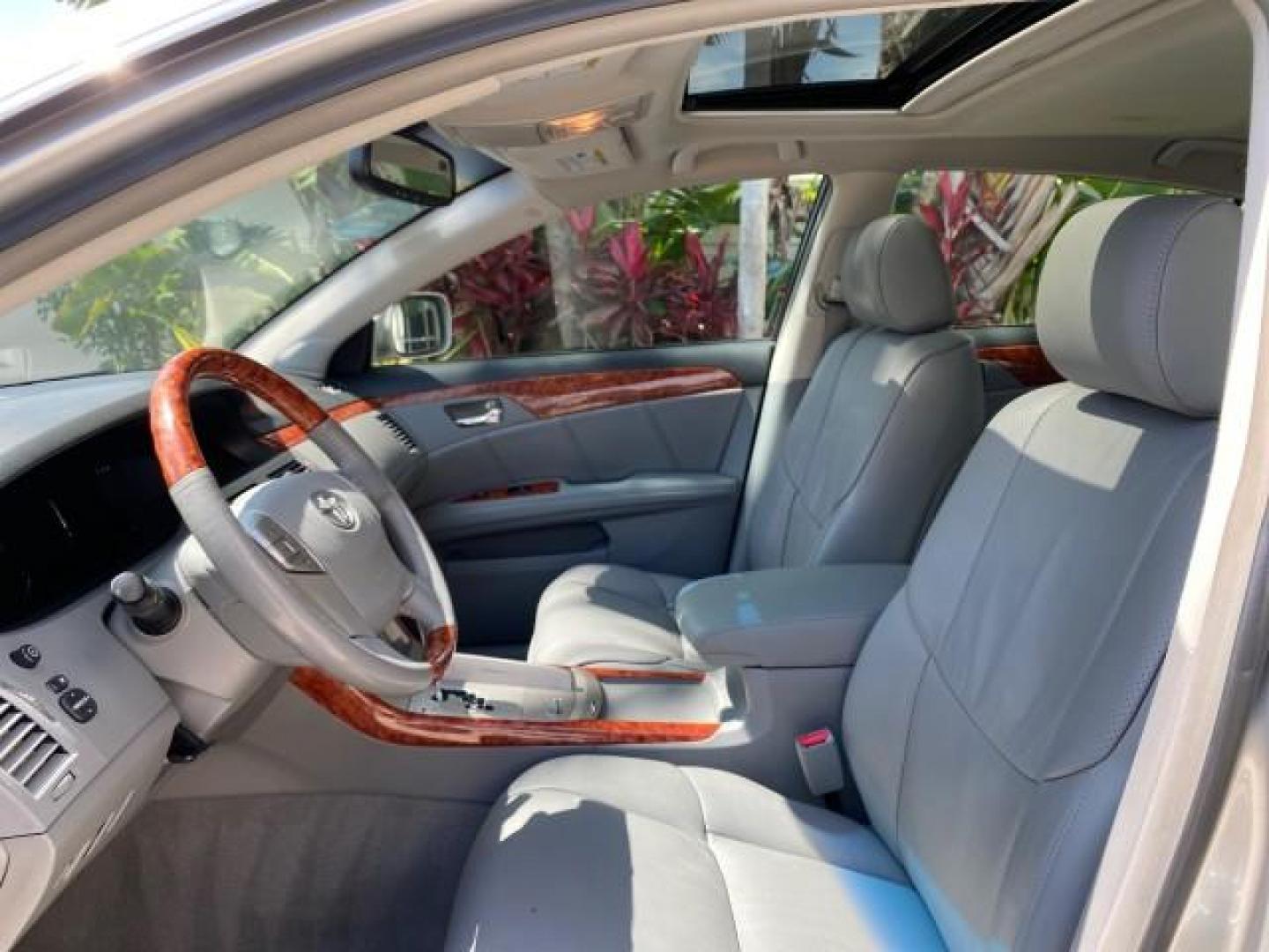 2007 Titanium Metallic /Graphite Toyota Avalon SUNROOF Limited LOW MILES 48,568 (4T1BK36B57U) with an 3.5L DOHC EFI 24-Valve V6 Engine engine, Automatic transmission, located at 4701 North Dixie Hwy, Pompano Beach, FL, 33064, (954) 422-2889, 26.240938, -80.123474 - OUR WEBPAGE FLORIDACARS1.COM HAS OVER 100 PHOTOS AND FREE CARFAX LINK 2007 Toyota Avalon LIMITED Sedan 4 DR 3.5L V6 F DOHC 24V Gasoline 28 MPG Front Wheel Drive Features A/C Seat(s) ABS Brakes Air Conditioning Alloy Wheels AM/FM Stereo Automatic Transmission Auxiliary Audio Input Cassette Player CD- Photo#44